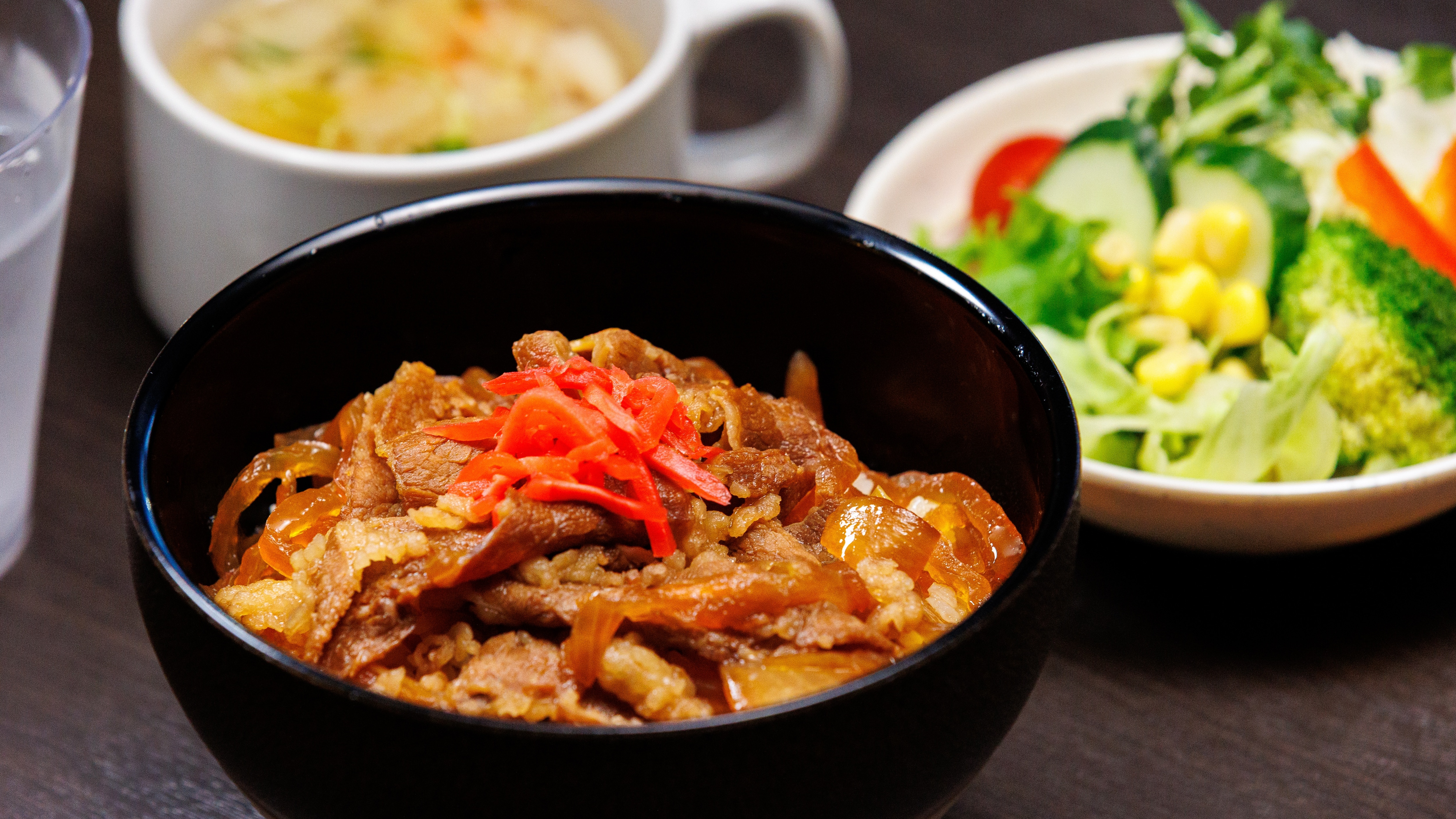 【免費晚餐服務】黃金牛肉飯