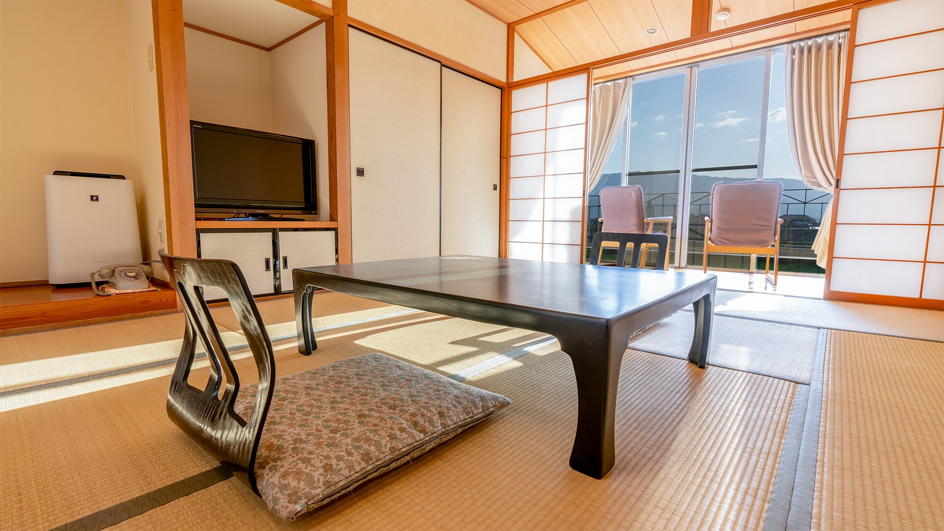 Japanese-style room