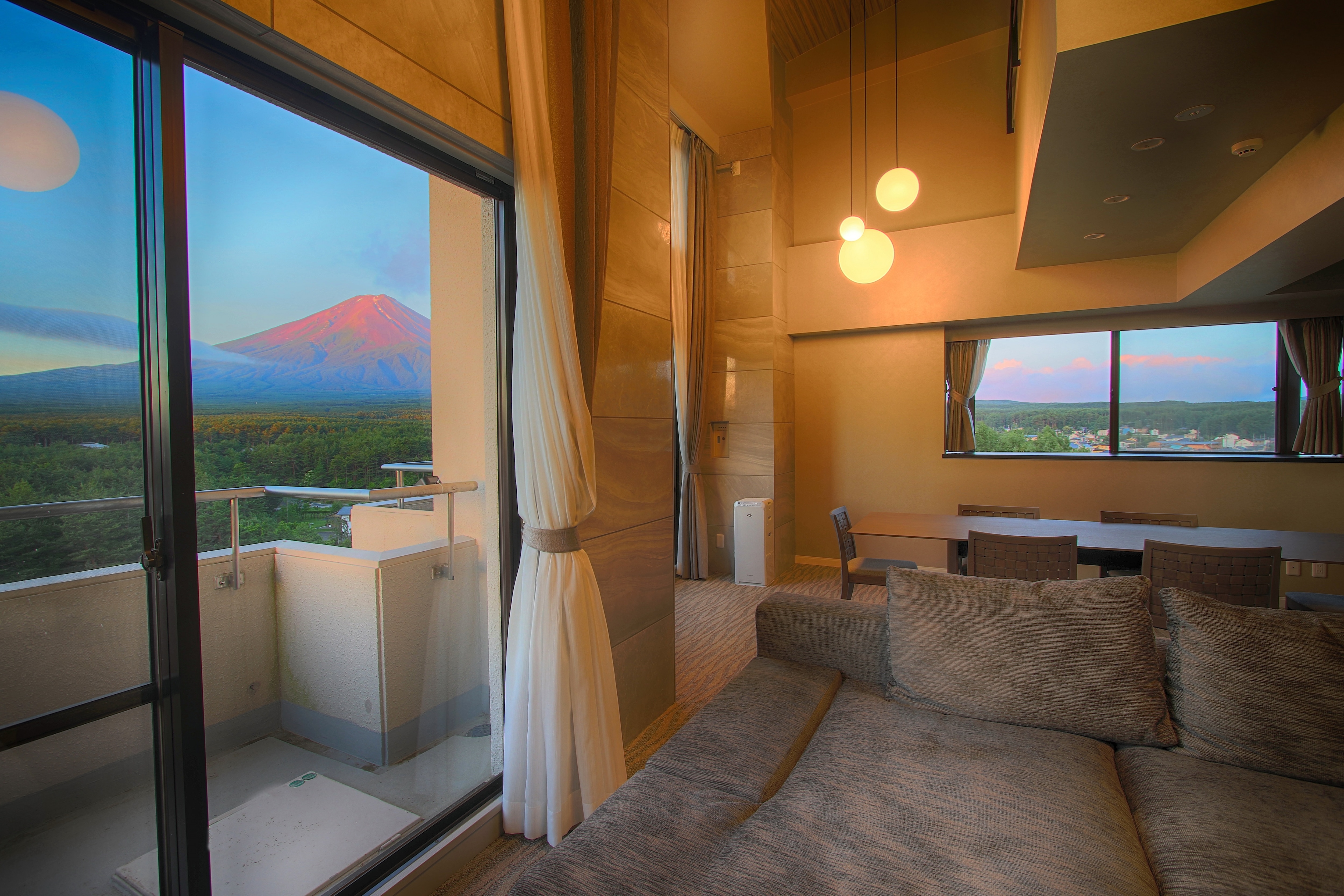 Kamar Suite Sudut The Fuji