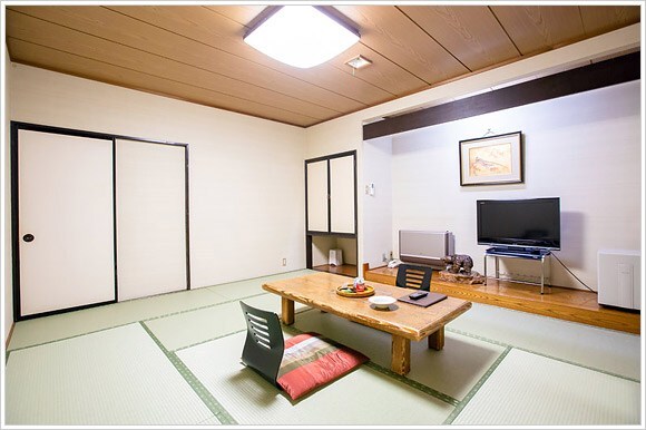 Japanese-style room (10 tatami mats)