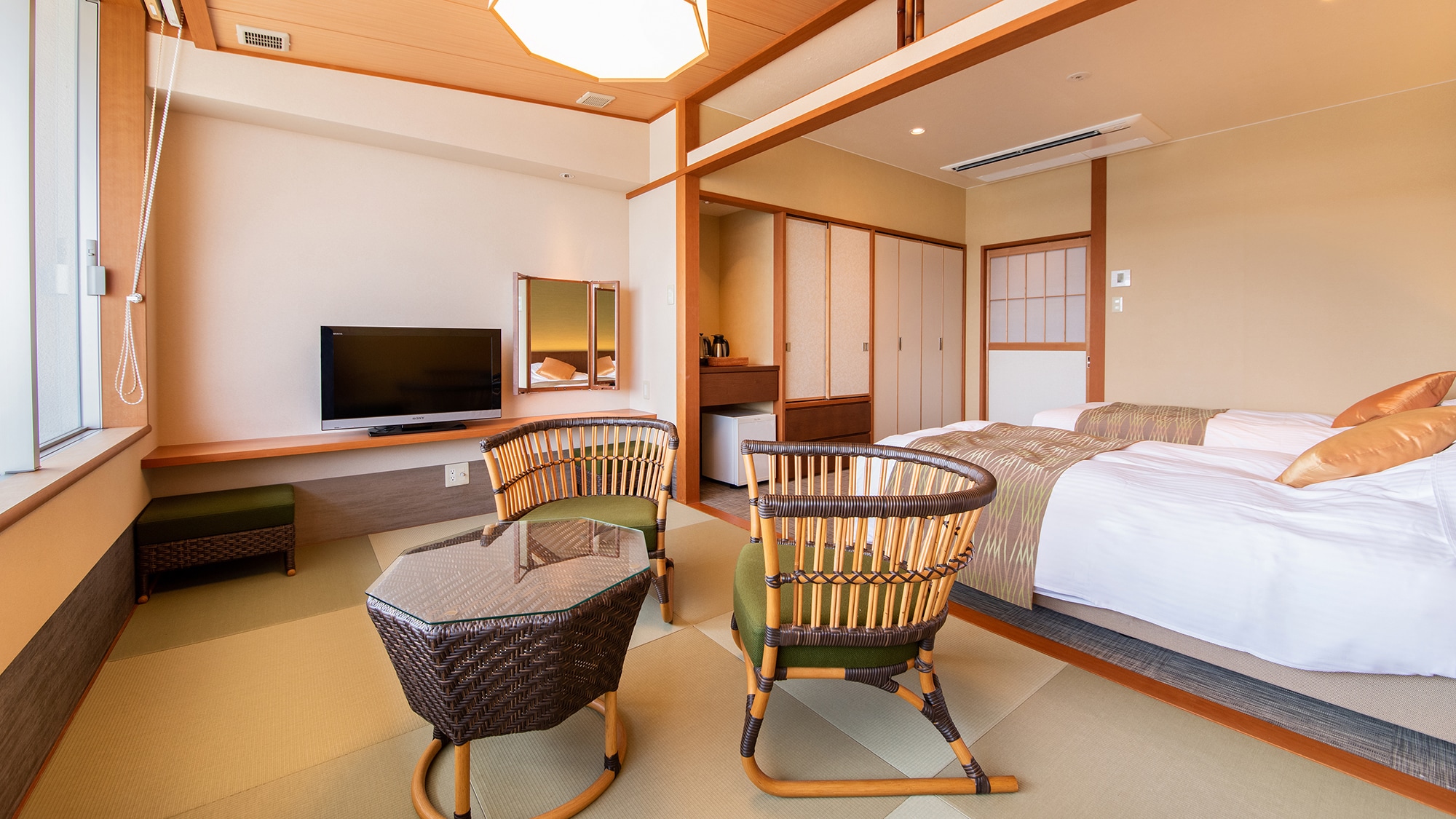 * [Example of guest room] Misaki-tei Japanese-Western style room (non-smoking)