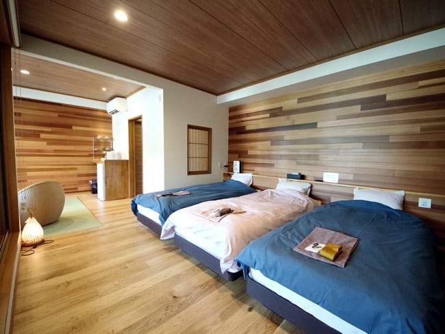 [บ้านชินาโนะ/ริกกะ] ห้องทริปเปิลพร้อมอ่างอาบน้ำที่บ่อน้ำพุร้อนชื่อดังระดับโลก "ชินยู"