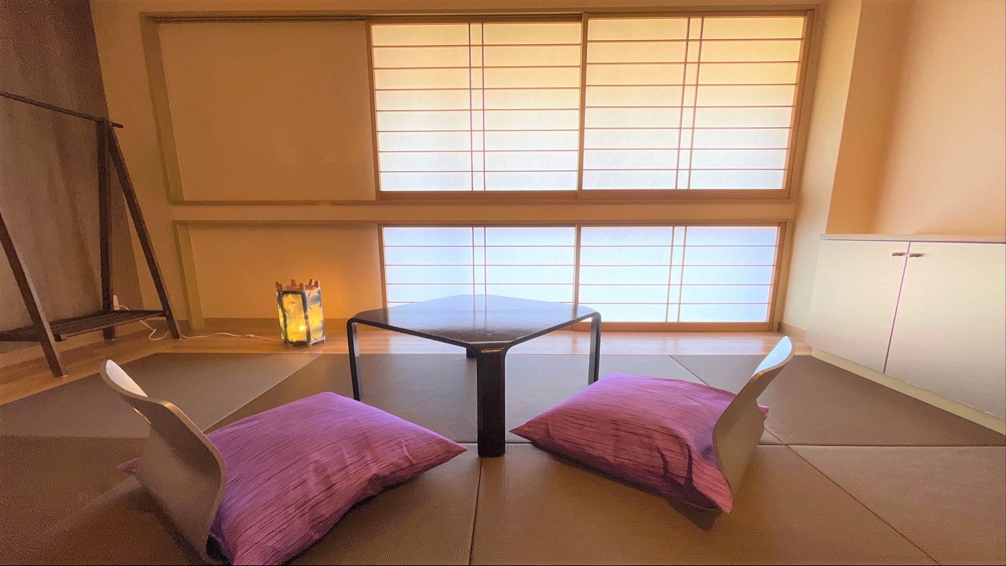 Japanese modern guest room with shower room