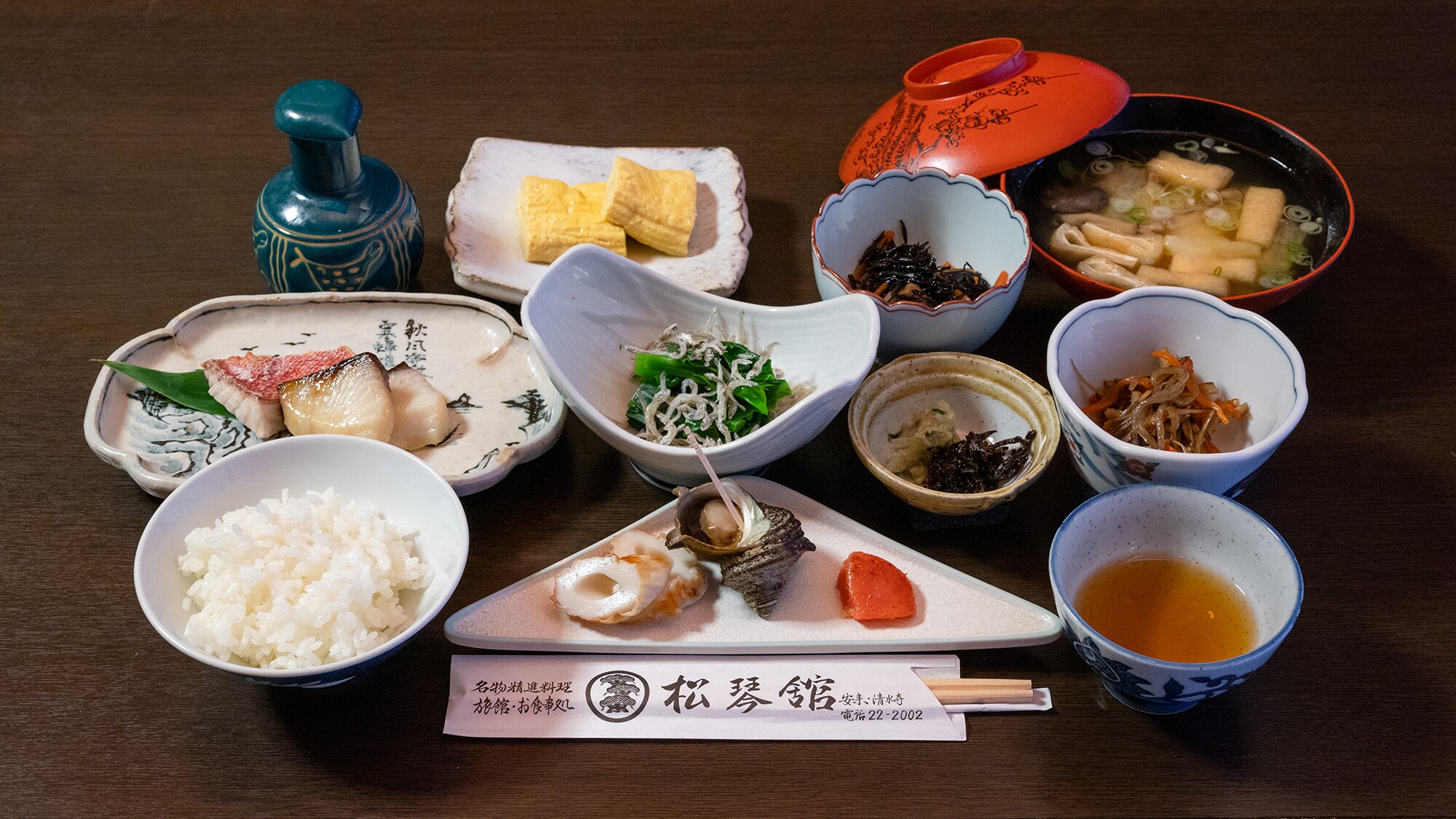 *[Breakfast example] Enjoy a leisurely Japanese breakfast, then stroll and worship within the temple grounds to start your day off fresh and refreshed.