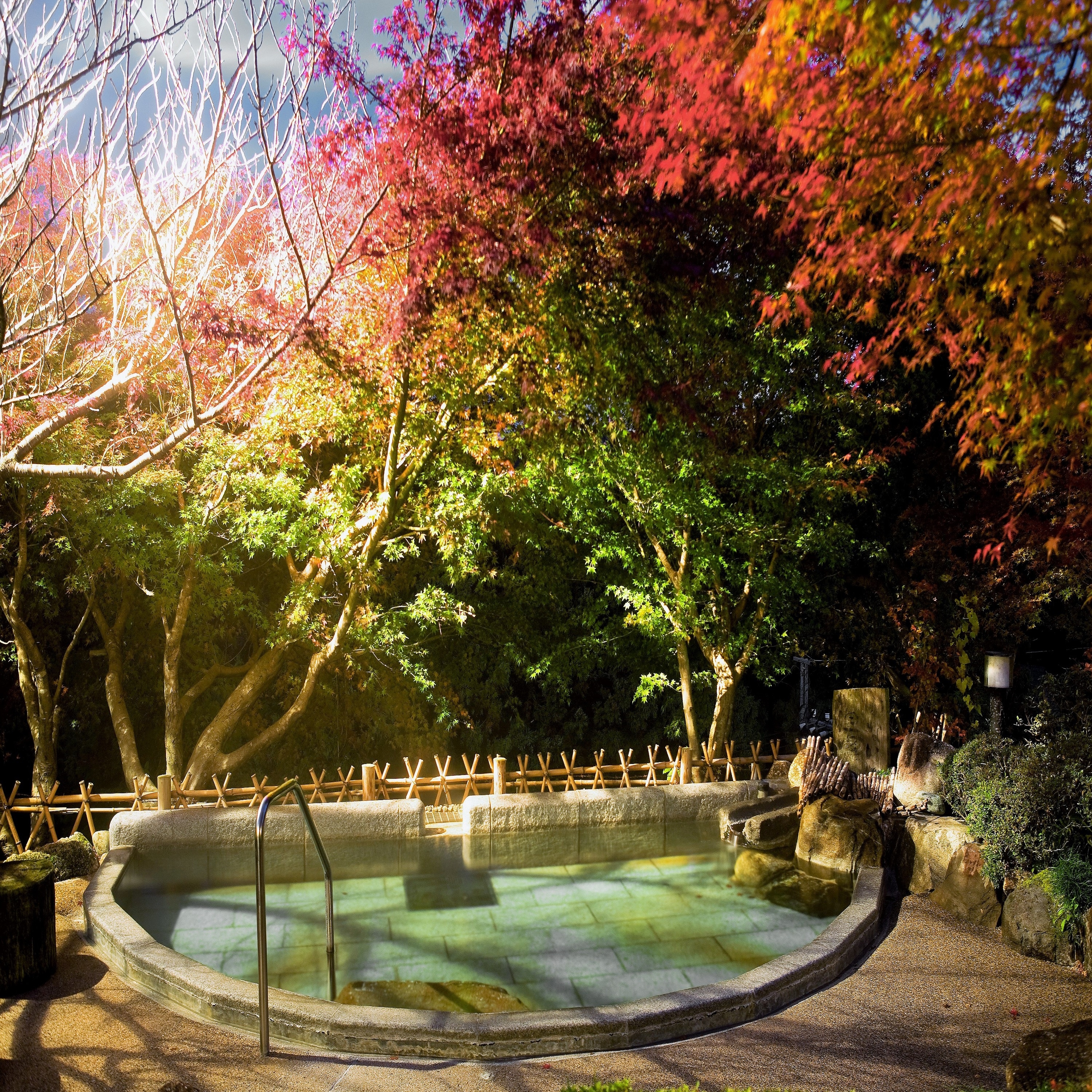 Kanae Falls Square