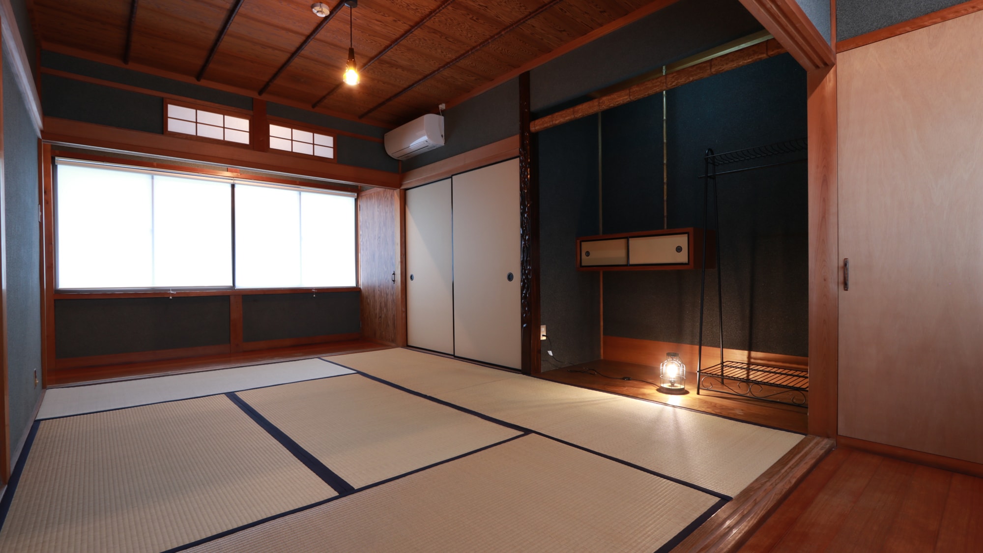 [FERMENTER] A Japanese-style room with 6 tatami mats and a spacious veranda for 1-4 people.