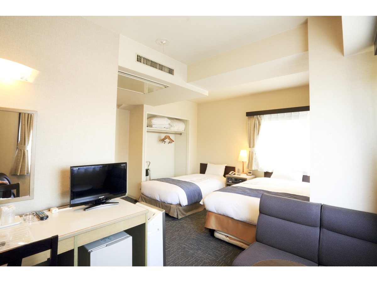 Twin room B