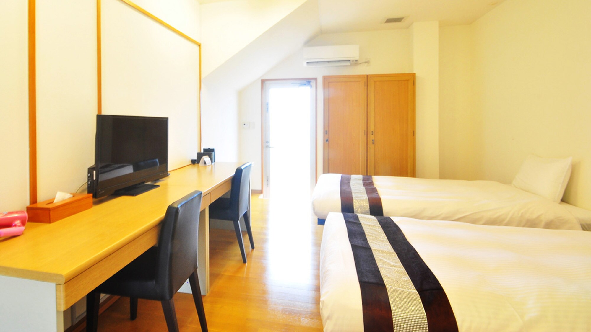 [Annex 1F Room] Guest Room: Compact and neat room ♪
