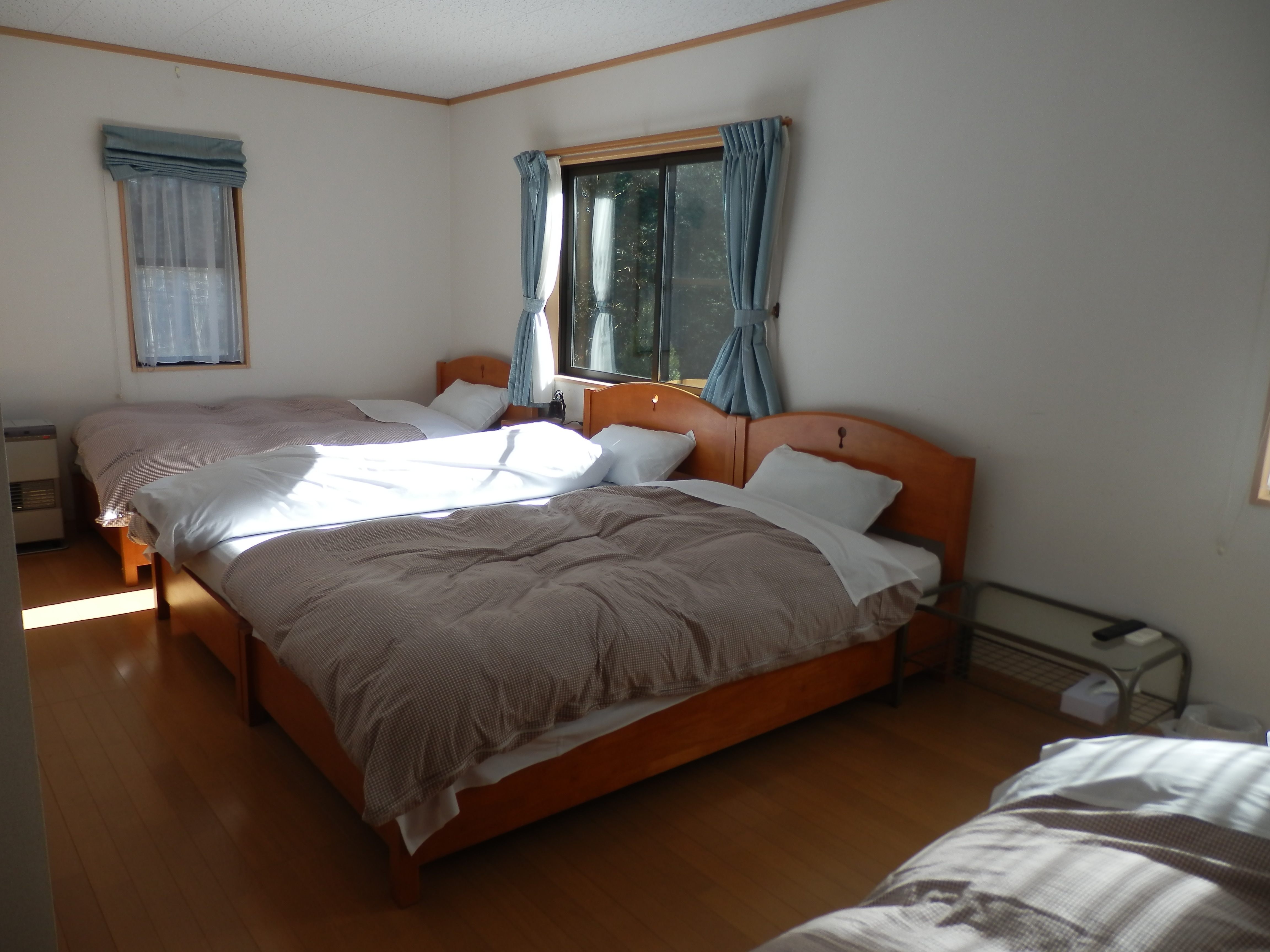 Western-style room 13 tatami mats (Himawari)
