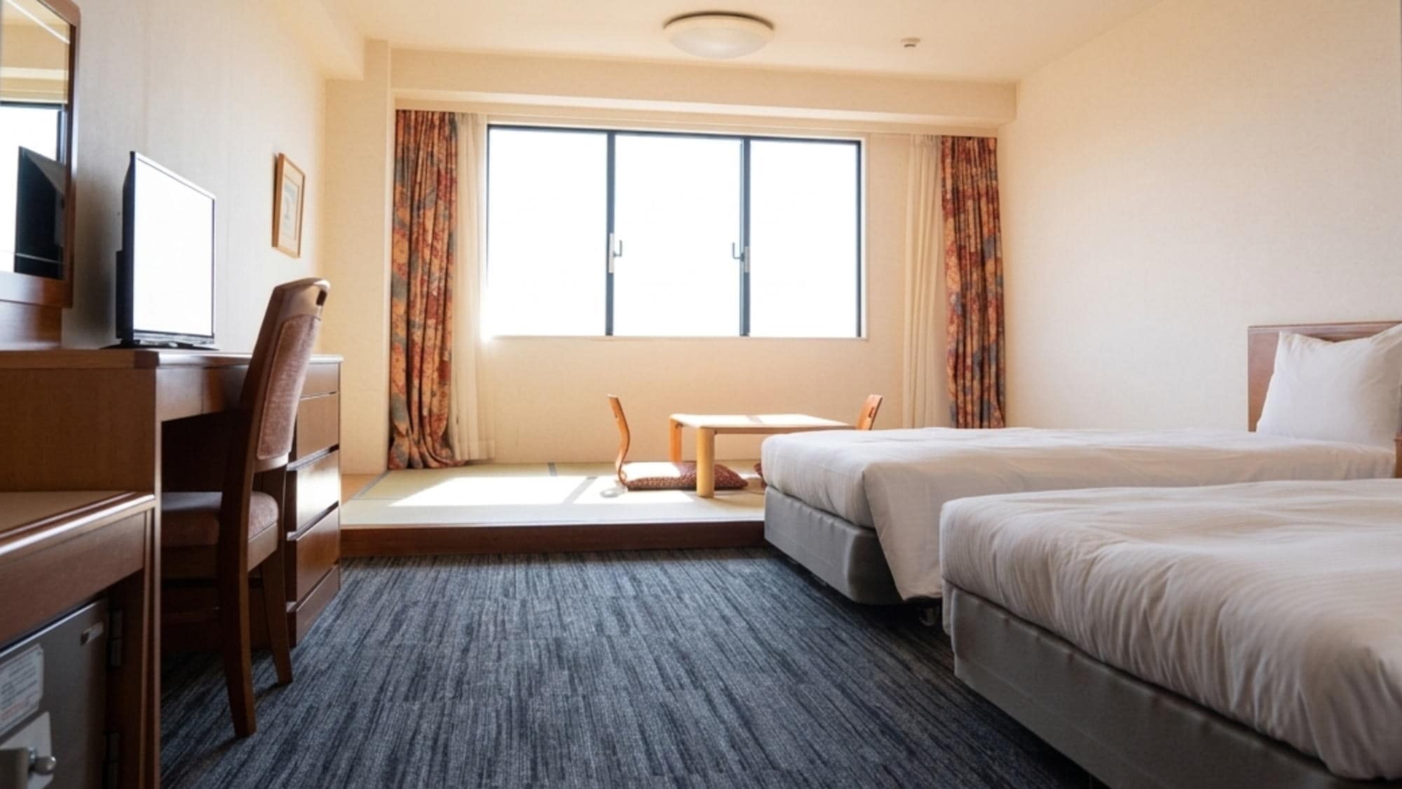 Classic Comfort Twin (Japanese/Western style room)