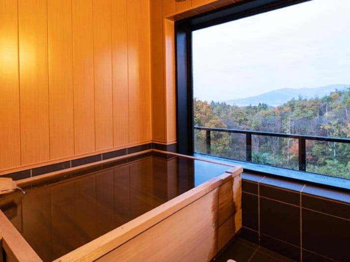 [Guest room, cypress bath] On a clear day, you can see the beautiful scenery far away