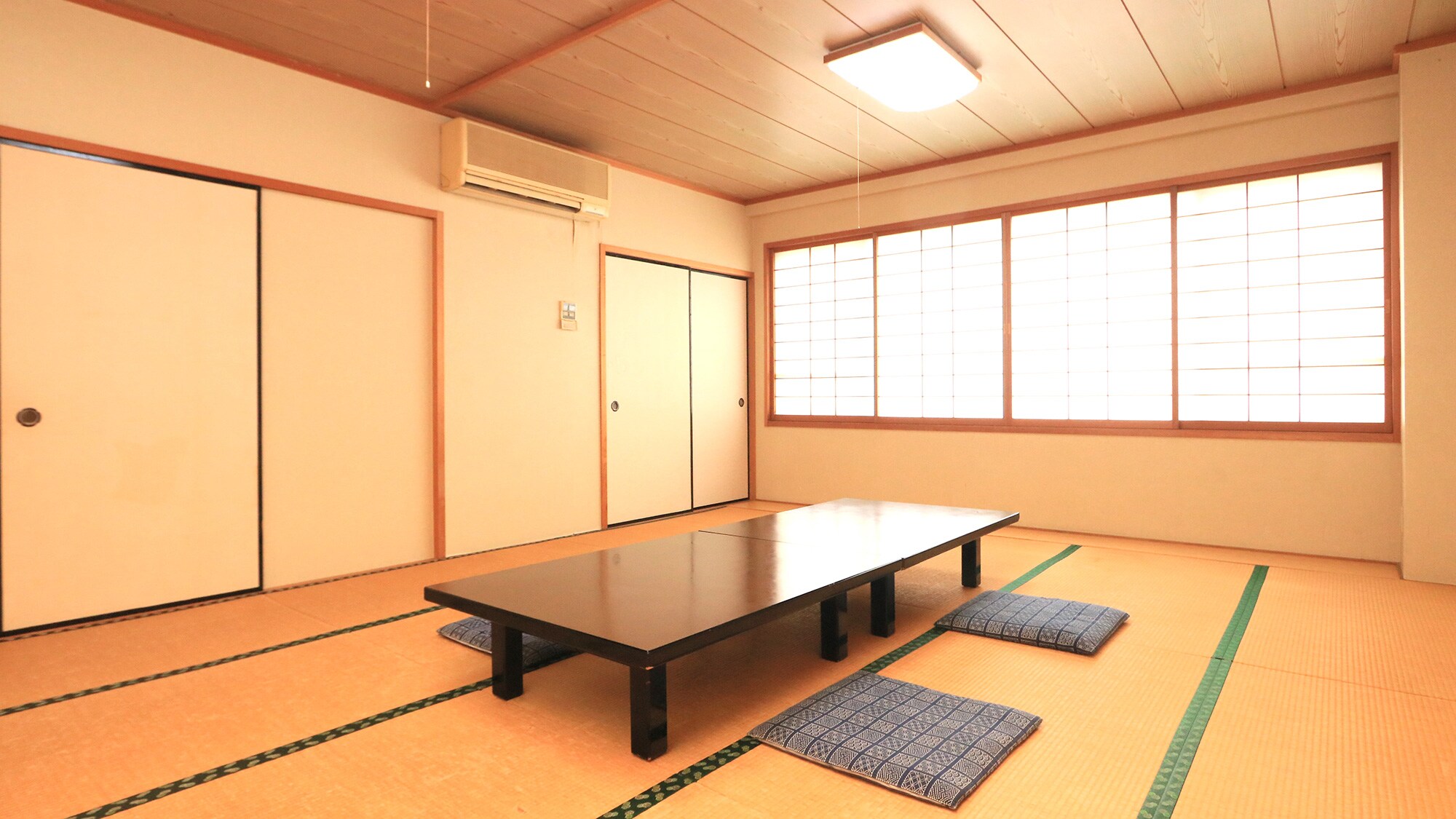 <15 tatami Japanese-style room> A spacious room that can accommodate up to 6 people