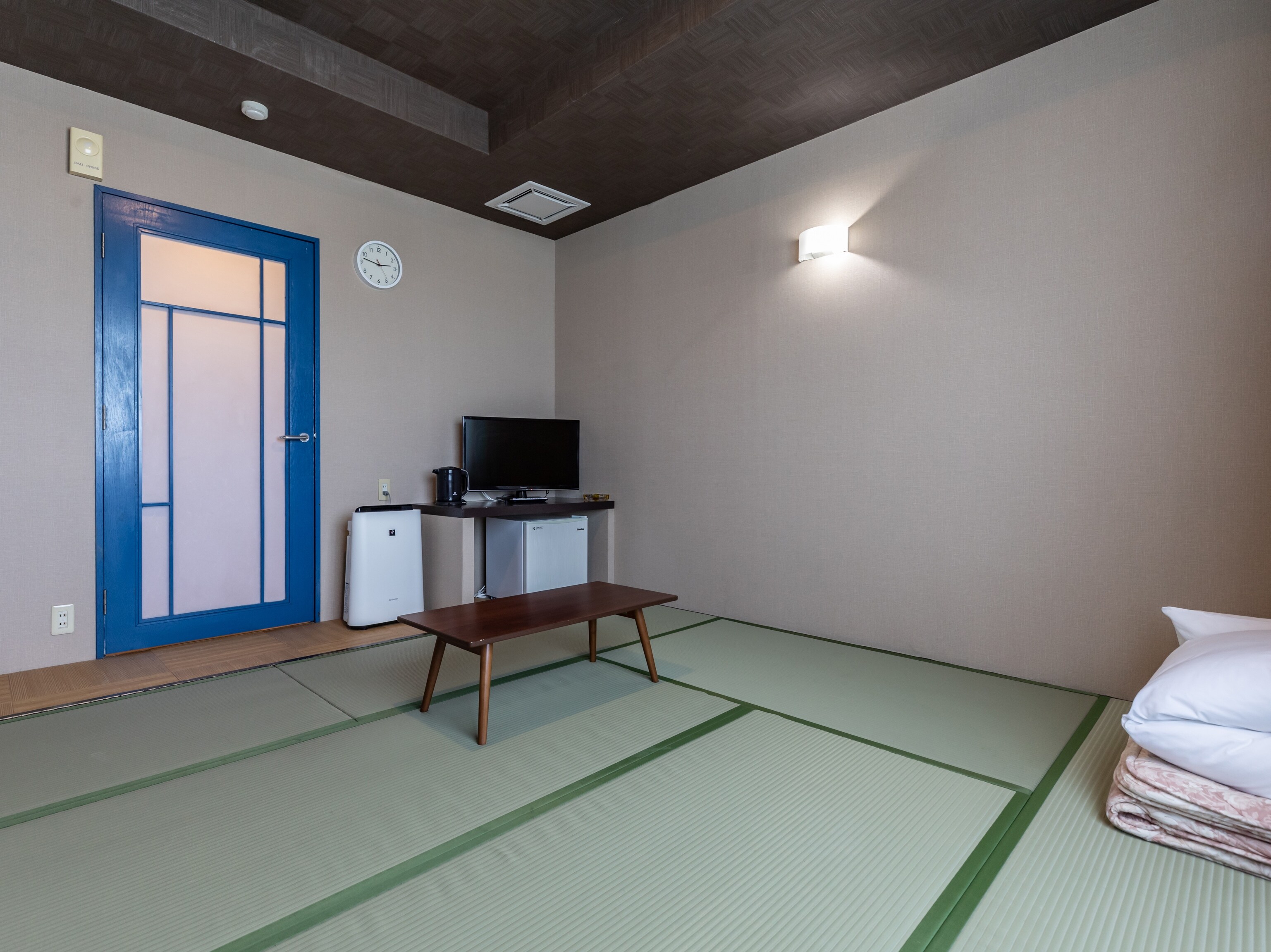 [Smoking] Japanese-style room for 1 to 4 people
