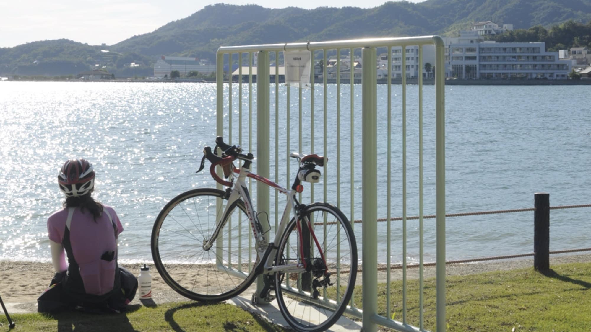 *[Rent a bicycle] We also recommend touring the island!