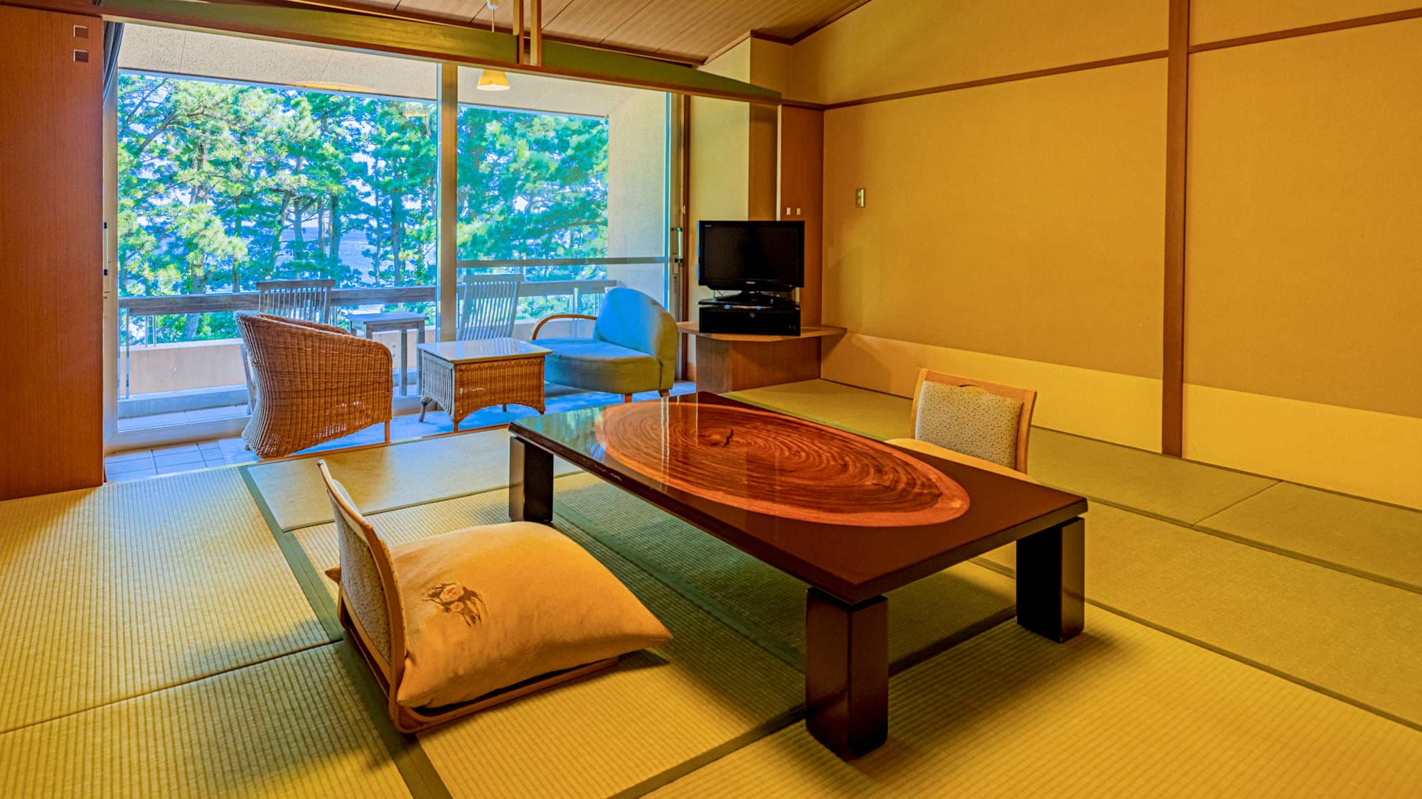Kamar bergaya Jepang (12,5 tikar tatami) dengan beranda dan balkon