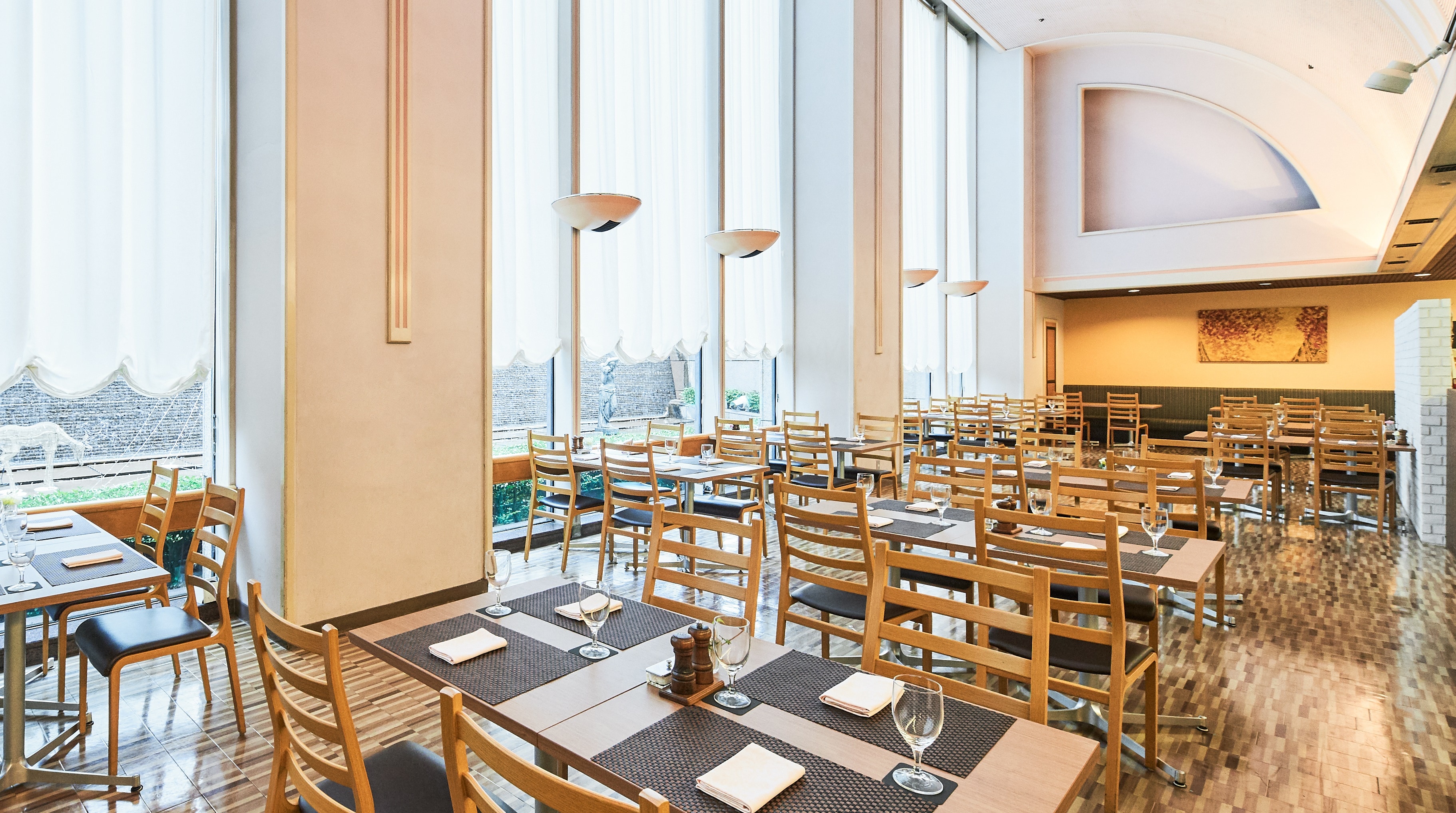 Restaurant Aurora noon (horizontal)