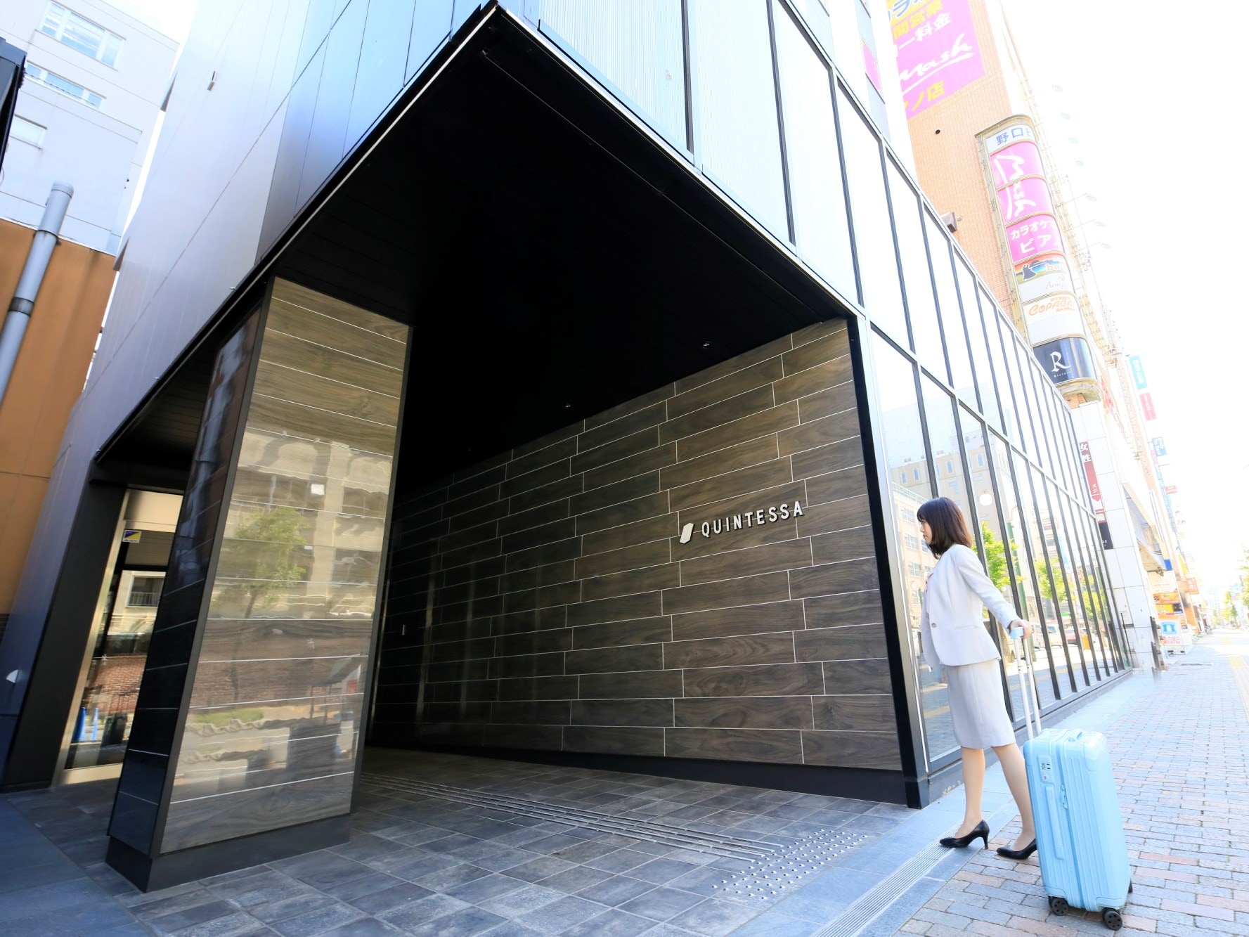 The hotel is just a 2-minute walk from the station, making it ideal for business travelers.