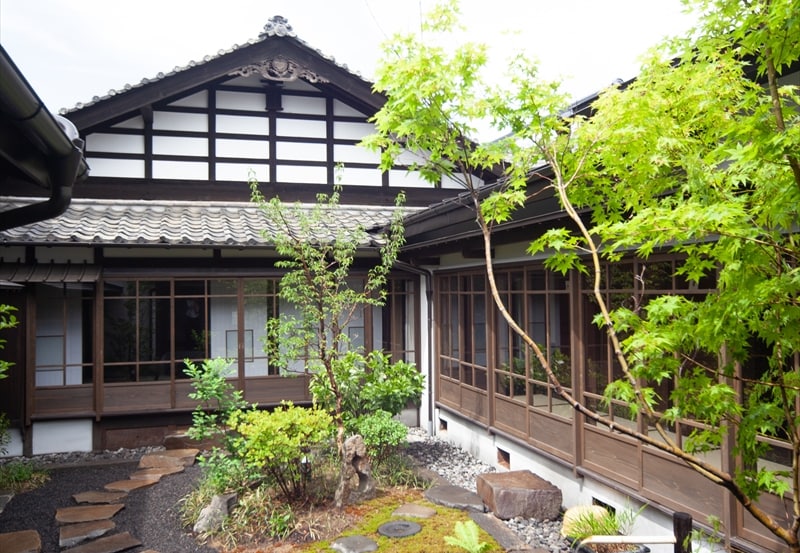 <Courtyard> Image 20