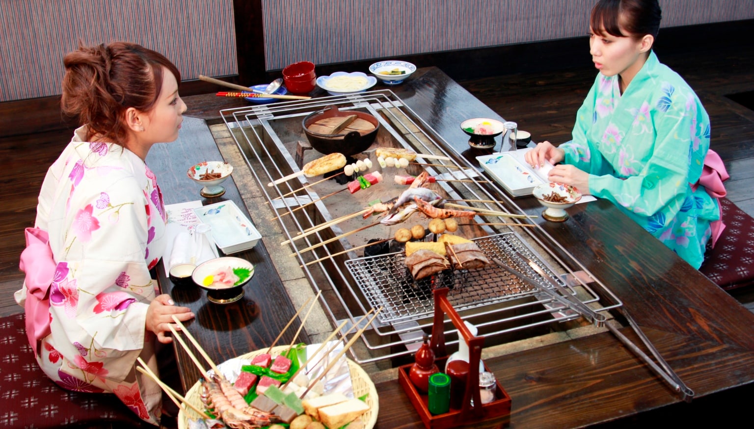 [Girls' trip] Robata cooking♪ Enjoy while chatting