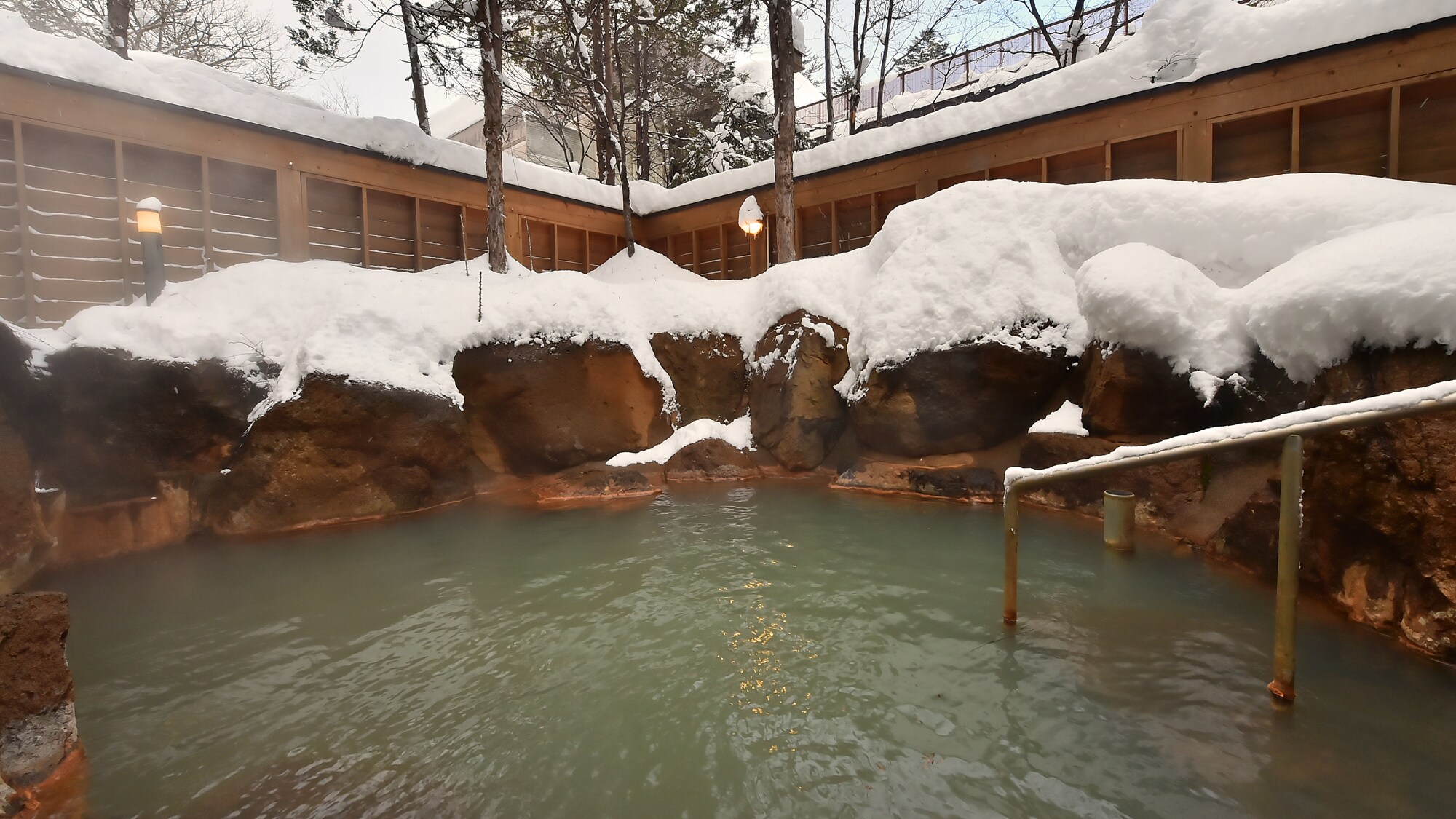 Winter open-air bath (large bath, women's bath)