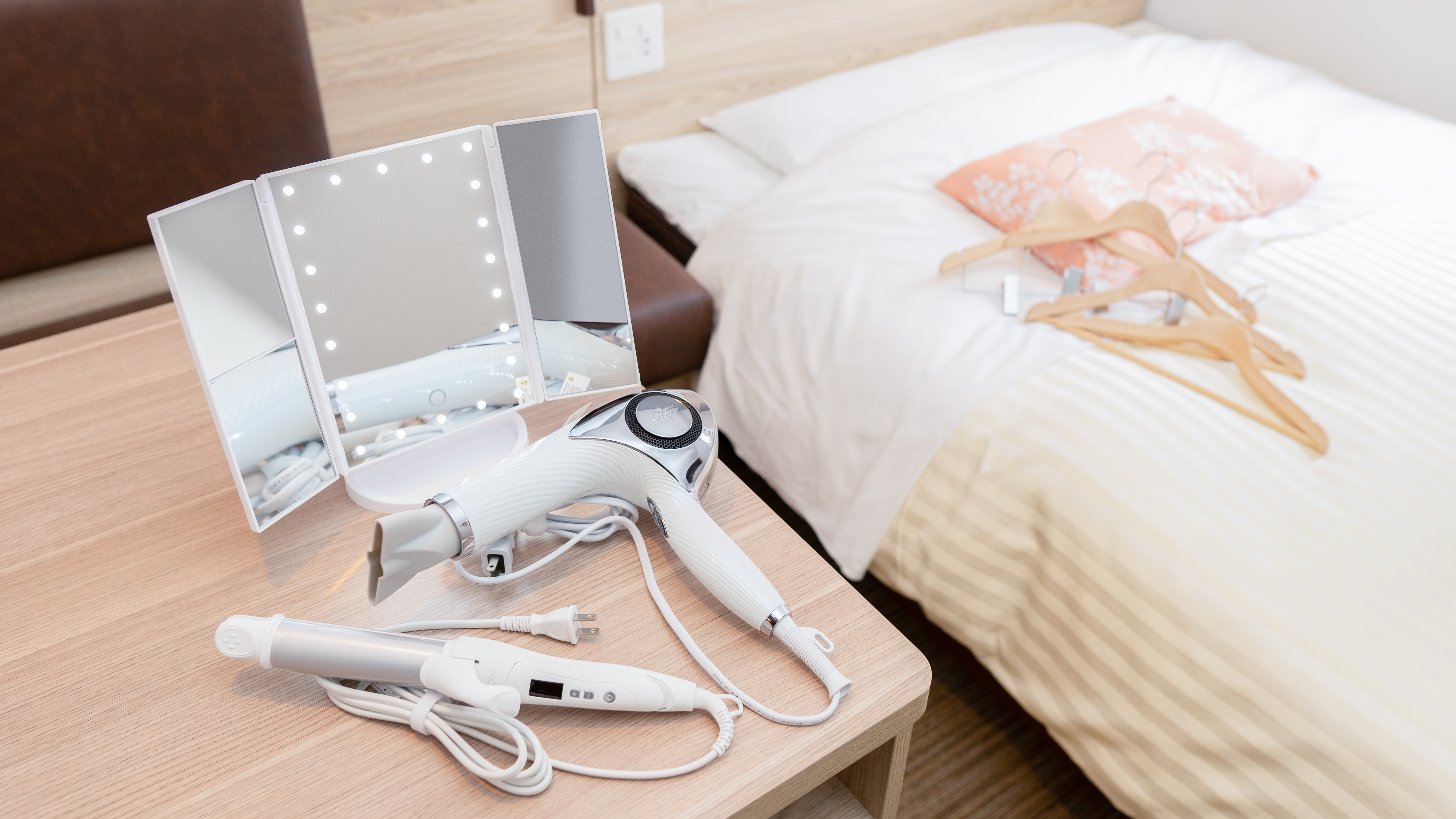 Phòng vệ sinh dành cho phụ nữ có đầy đủ các dịch vụ chăm sóc sắc đẹp và sức khỏe cho phụ nữ.
