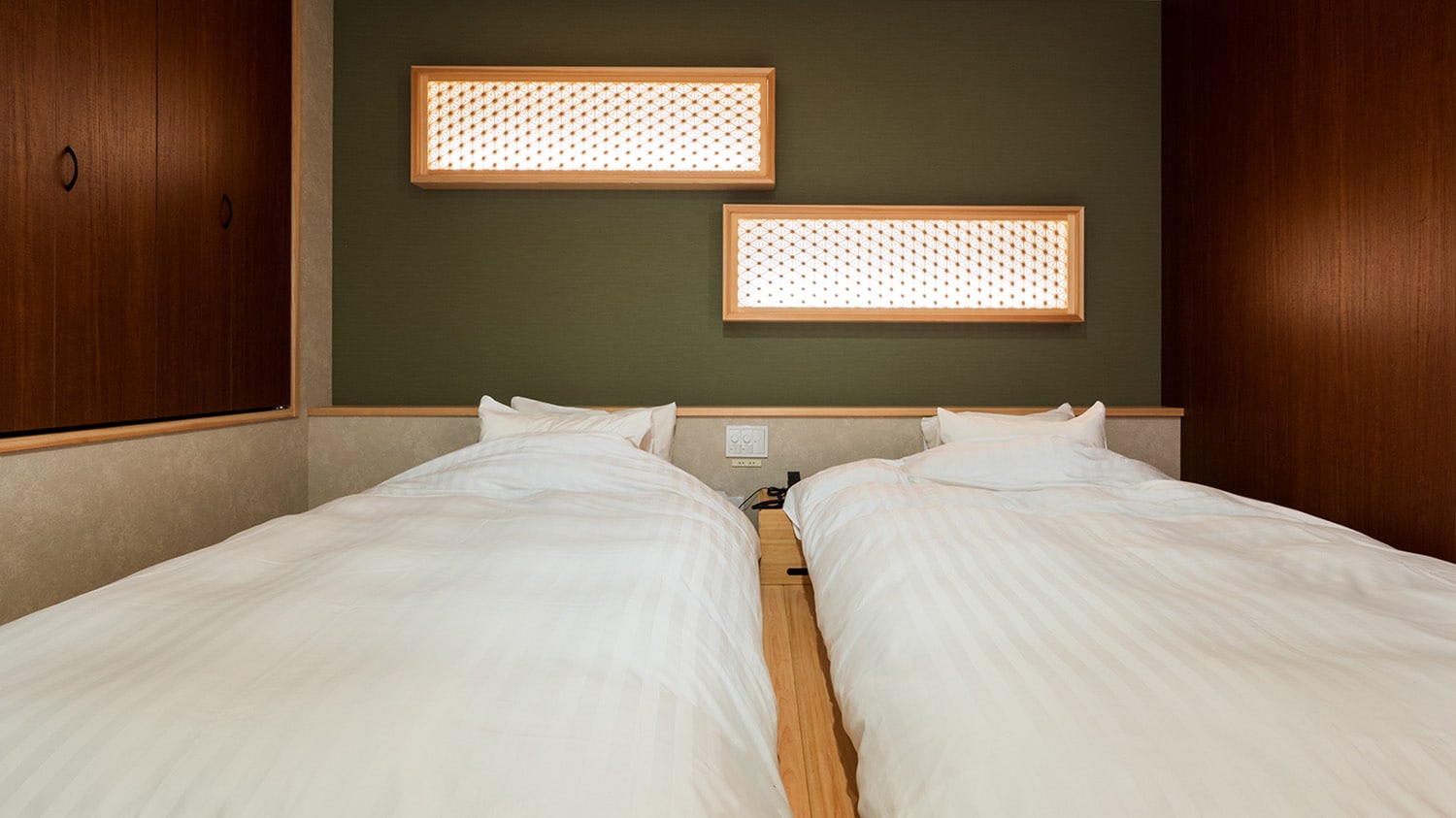 Japanese-Western style room with semi-open-air bath, completed in 2023 - Yanagi