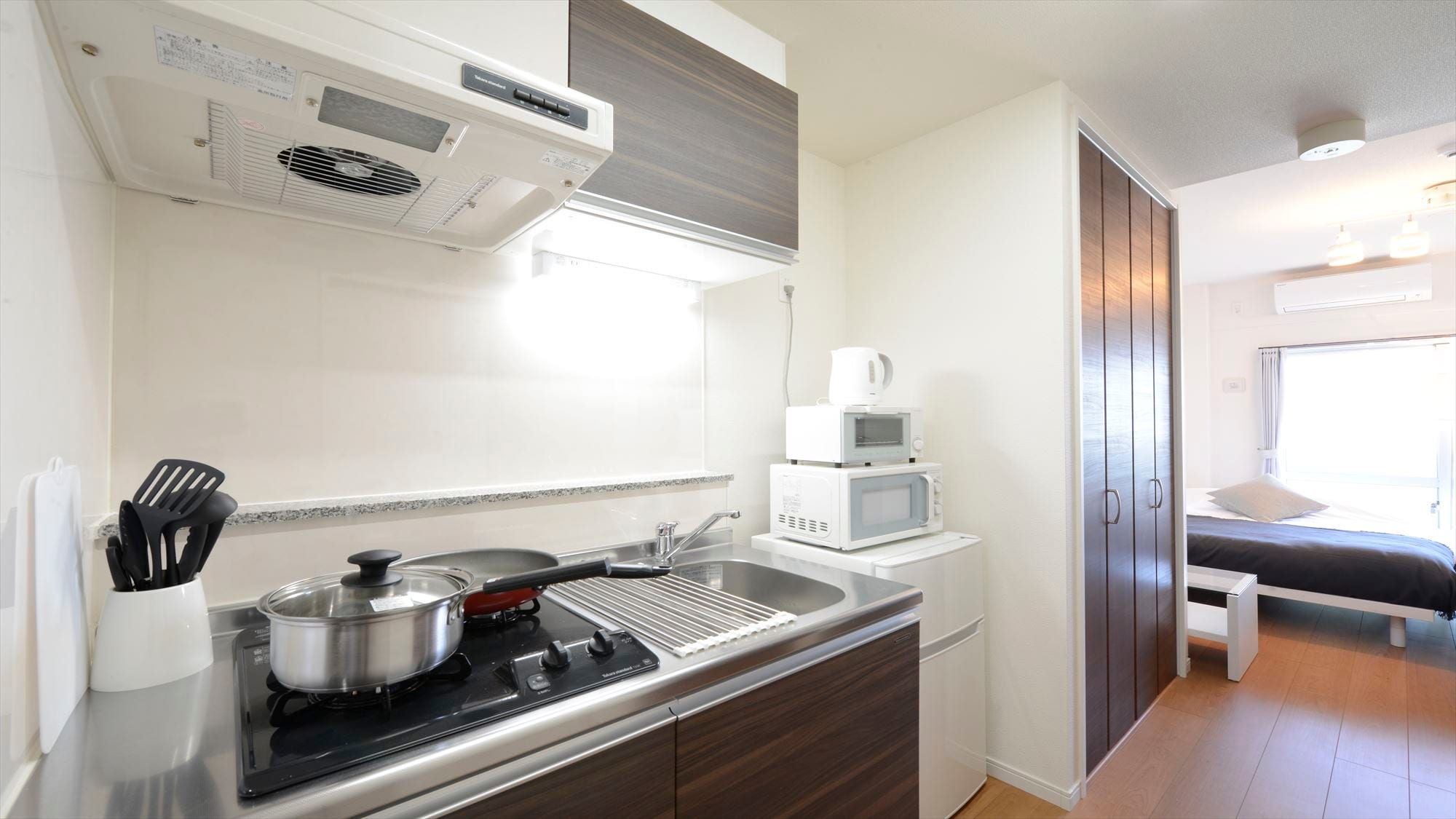 [All rooms] The kitchen is spacious and can be used.