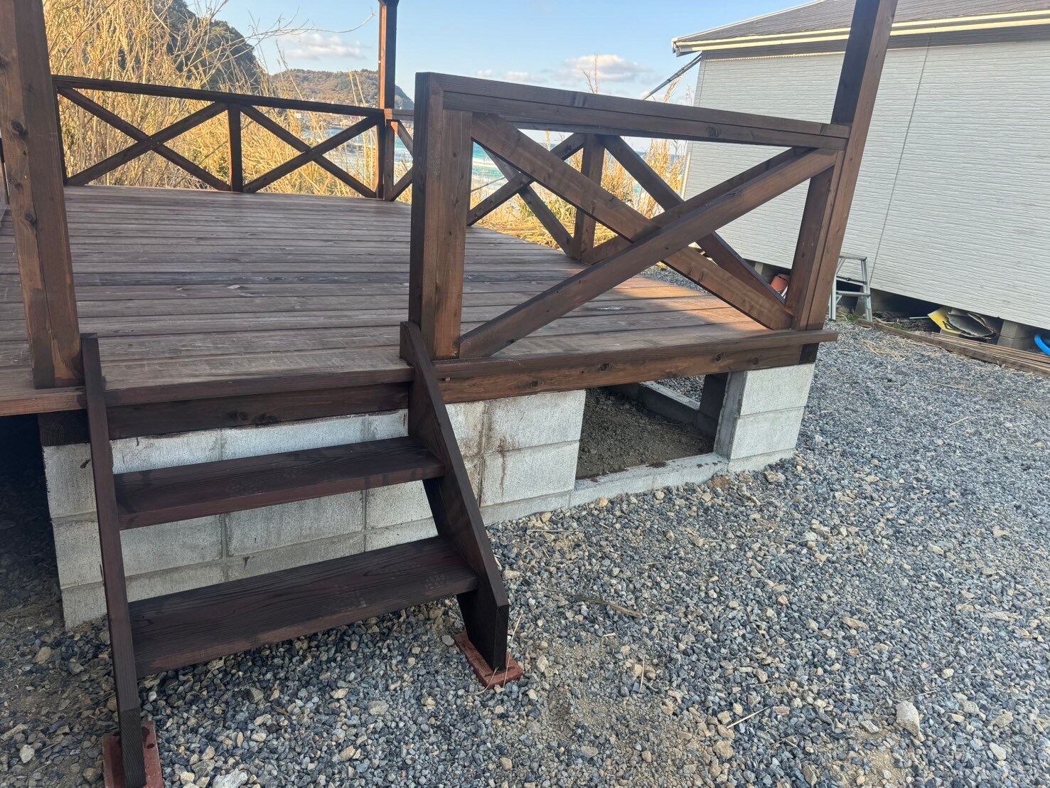 Trailer house deck
