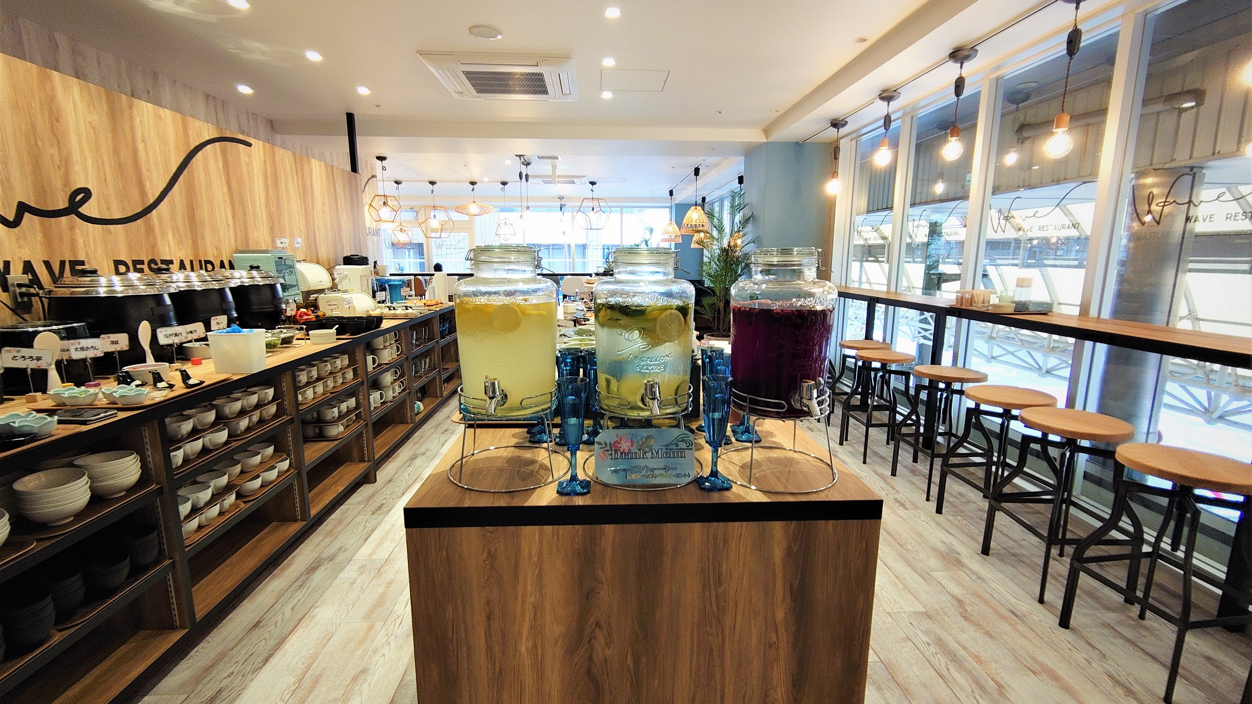 [Breakfast buffet] 2F “WAVE” 6:30a.m.-10:00a.m. (Lo 9:30a.m.)