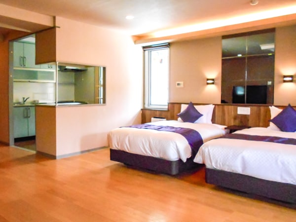 [Western modern suite]