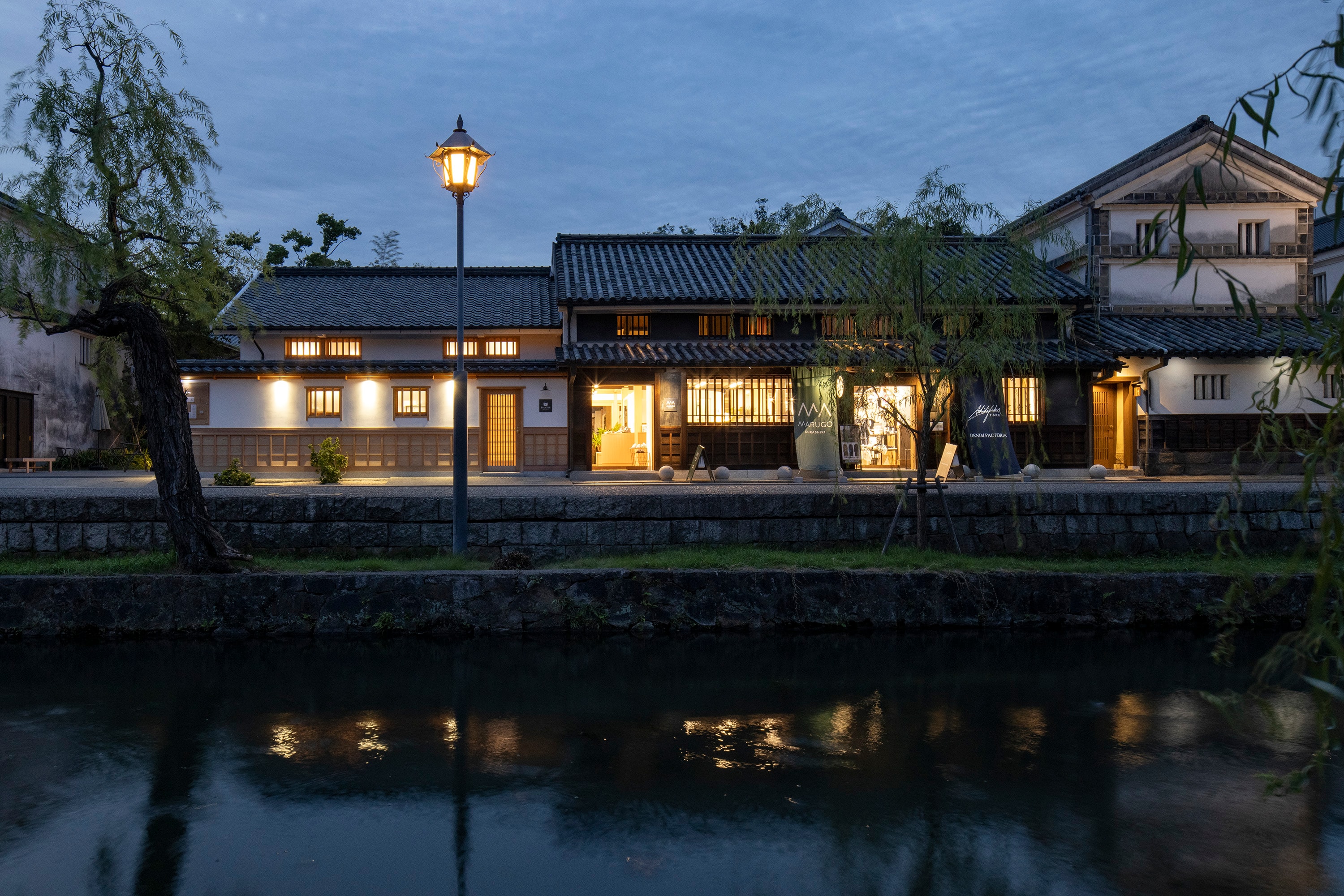 Riverside Inn exterior