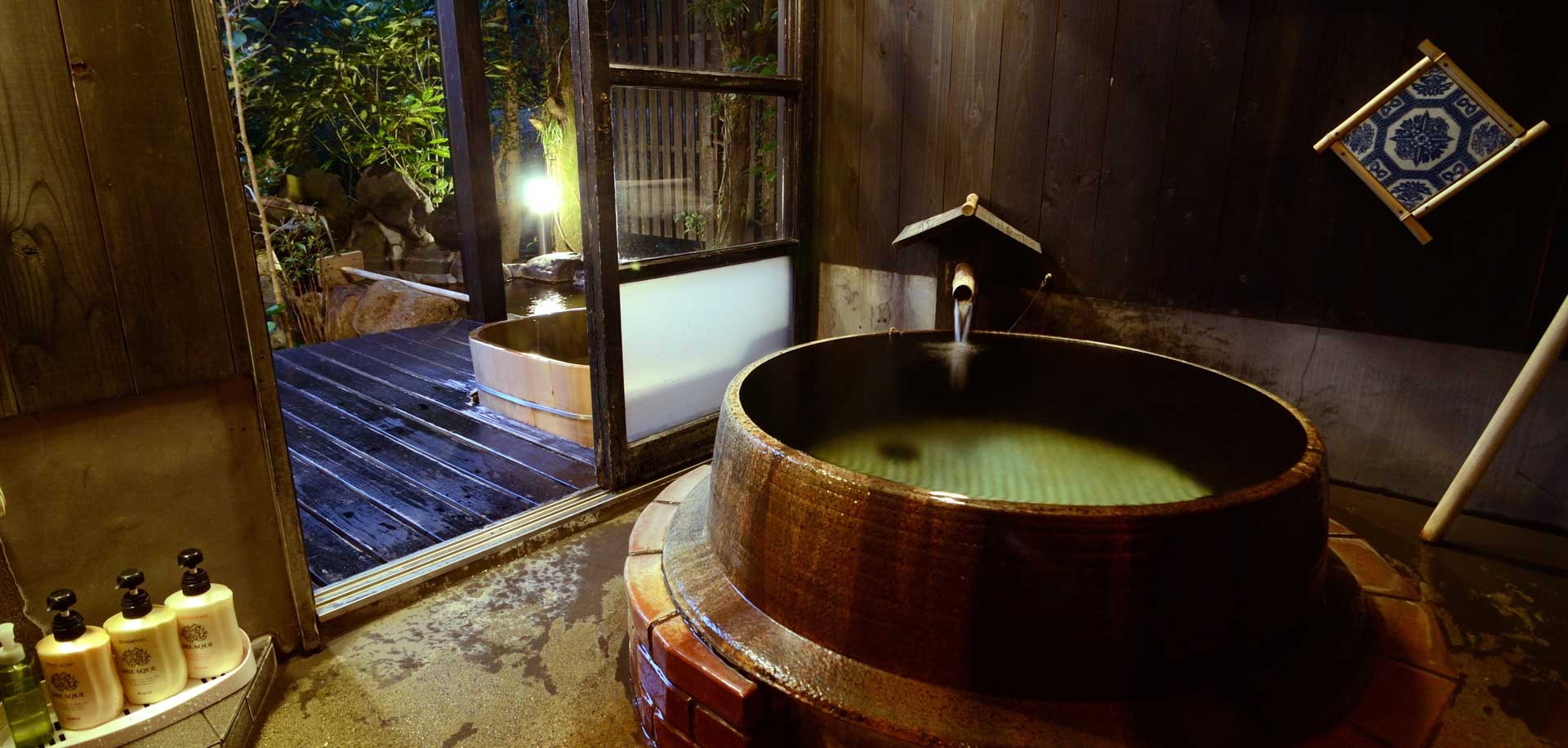 เสียงดอกไม้ [ข้อมูลแหล่งอาบน้ำกามโรค]