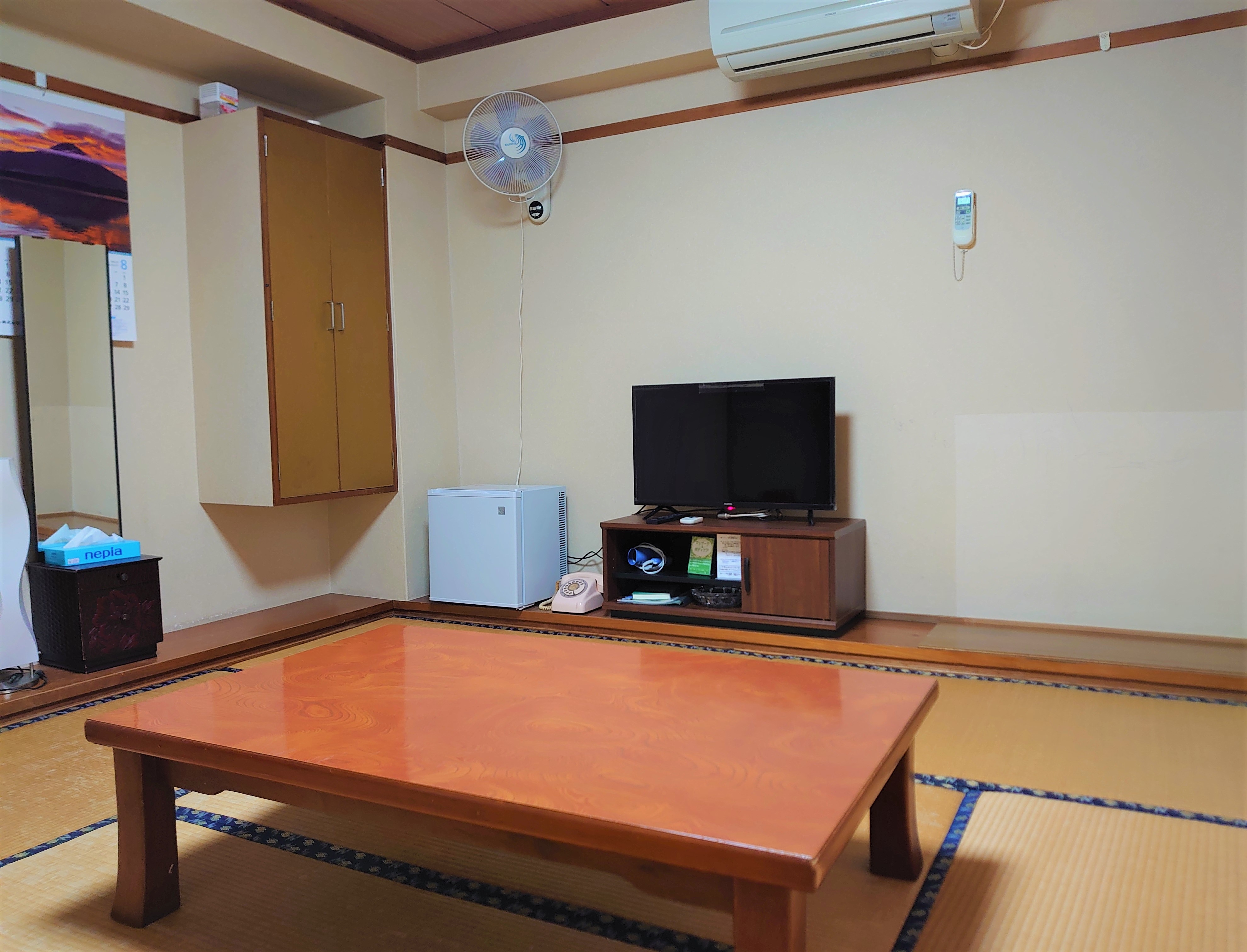 Japanese-style room