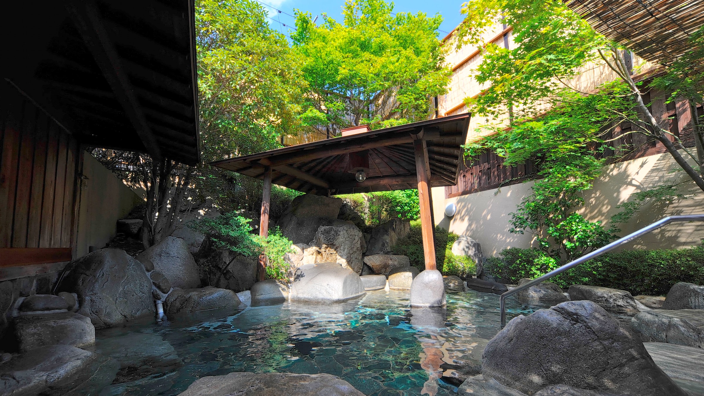 ◆ Hot spring open-air bath