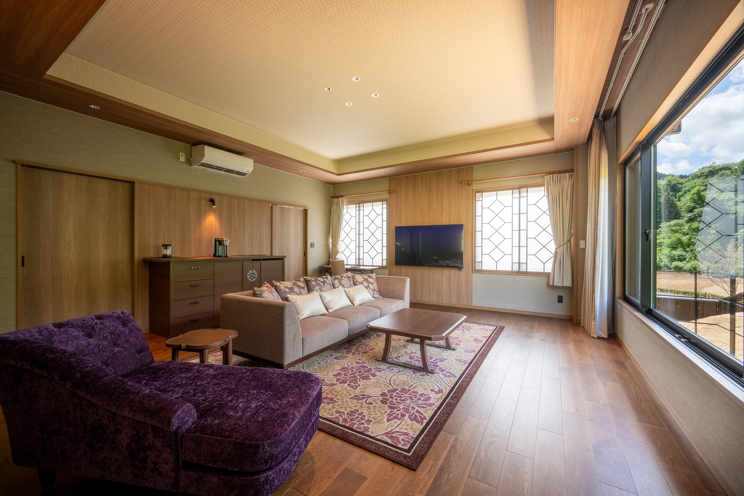 River View YUKAWA Suite Living Room