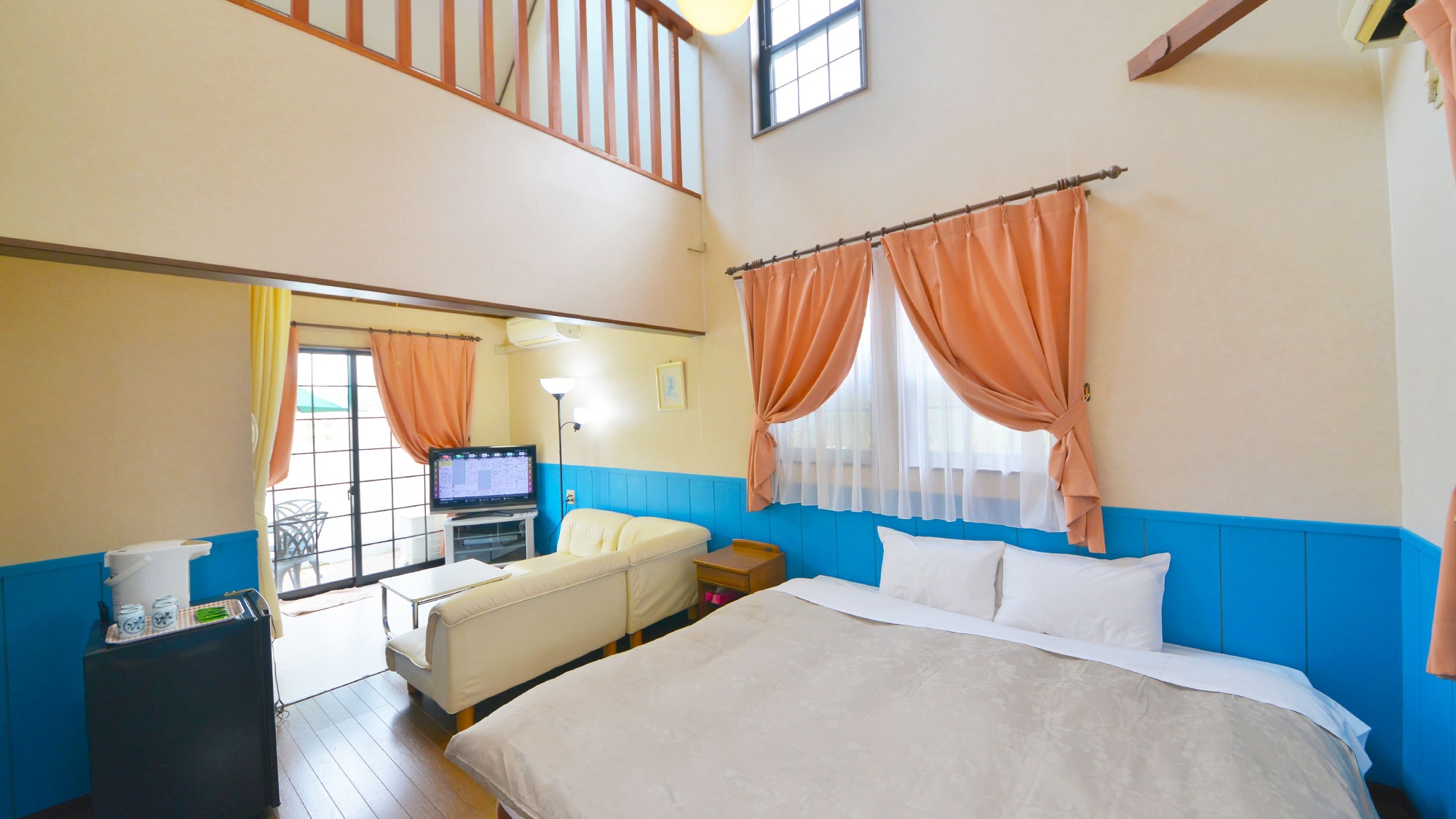 [Maisonette Western-style room / Guest room with open-air garden bath] A room with 1 double bed on the first floor and 2 beds on the second floor.