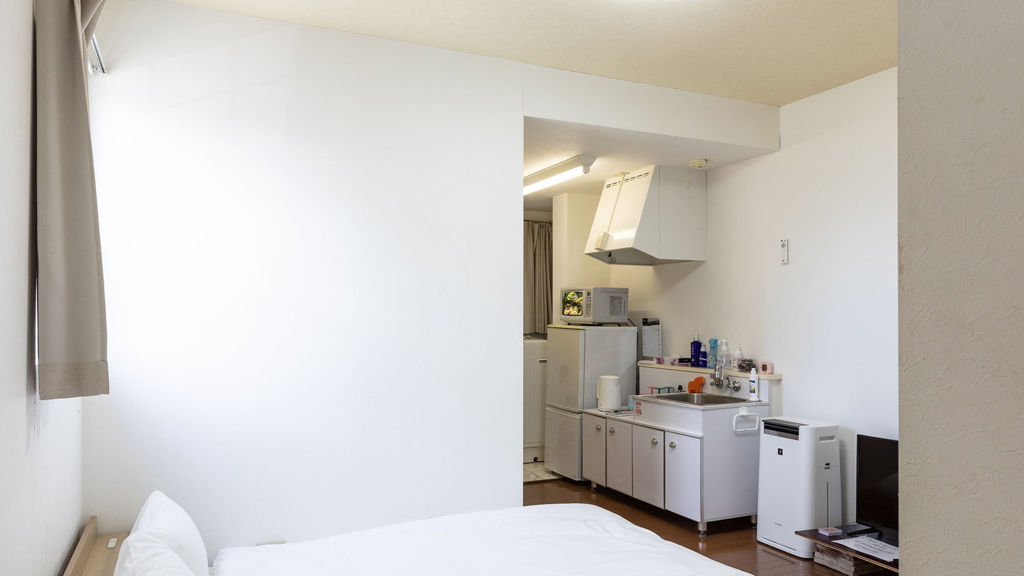 ・ ห้องพักทุกห้องมีห้องครัวขนาดเล็ก ซึ่งแนะนำสำหรับการเข้าพักติดต่อกันหลายคืนและระยะยาว!