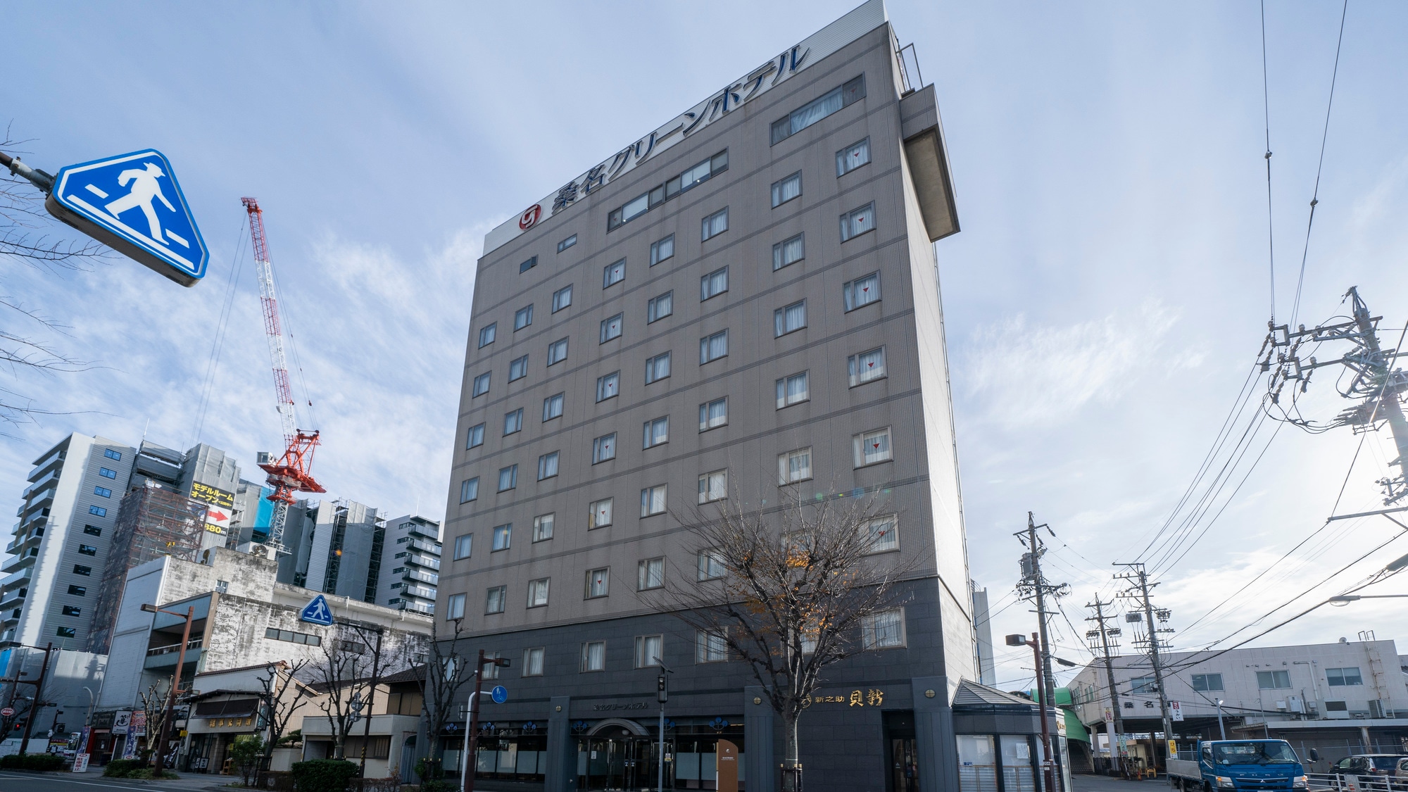 Conveniently located just a 1-minute walk from Kuwana Station