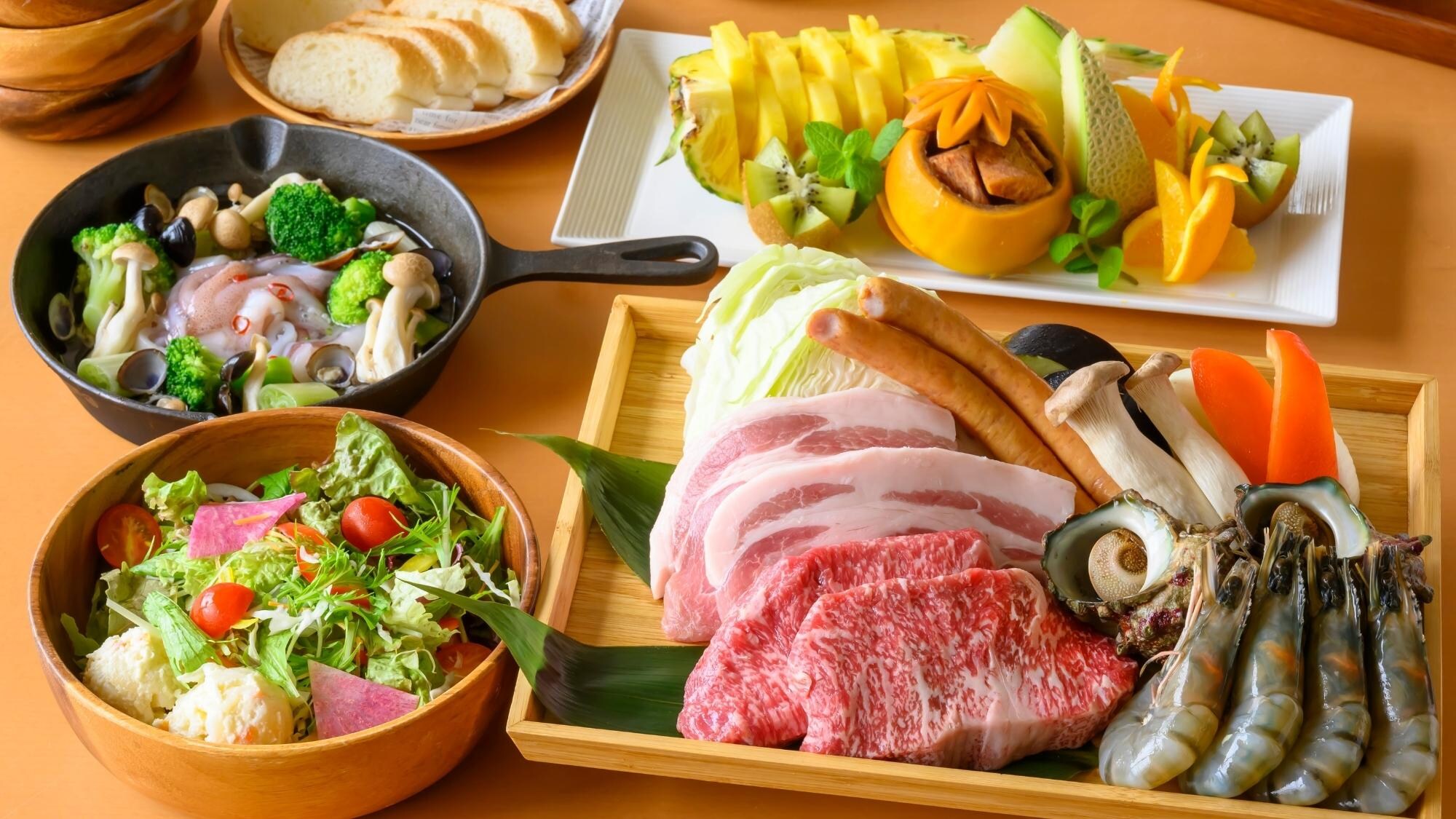 In addition to meat and seafood, there is a full menu including salads and fruits <GRAN course>