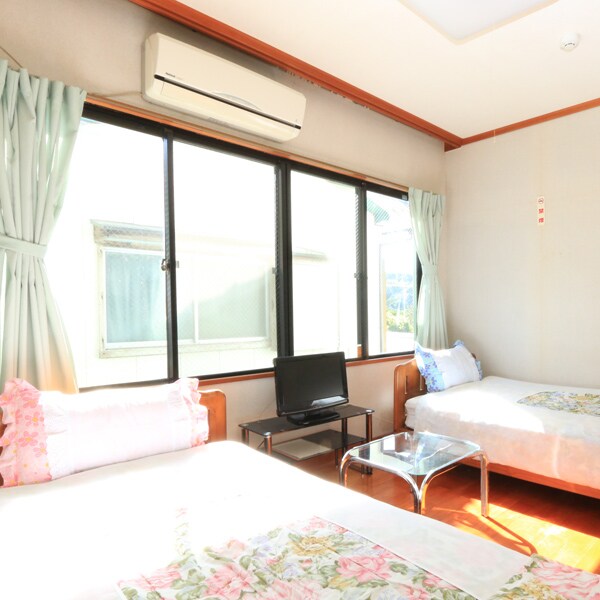 [Western-style twin room]
