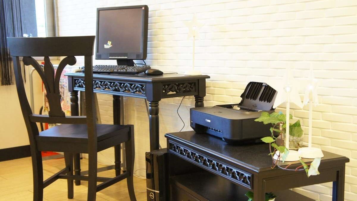 There is a free-use computer and printer in the lobby ♪