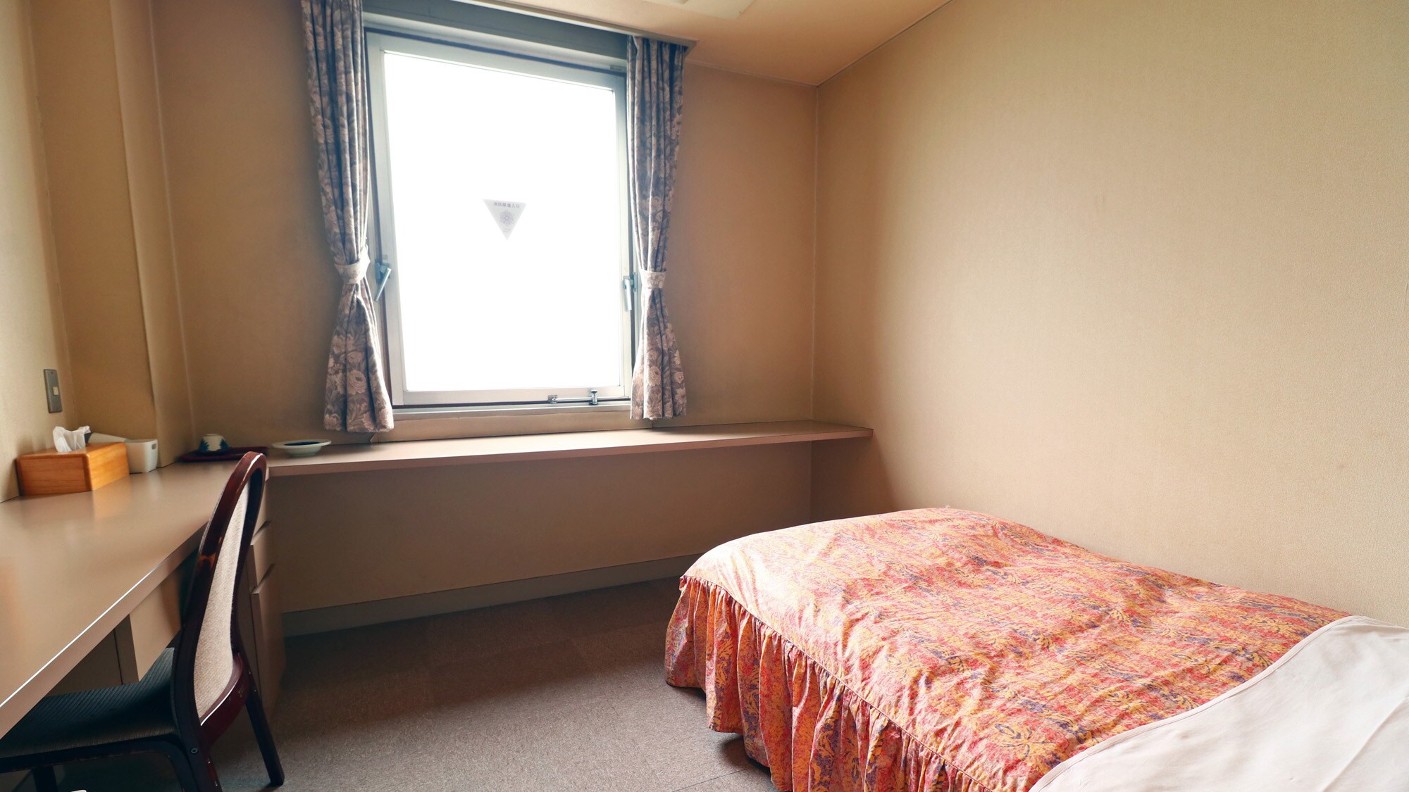 #One example of guest room _ [Single] A spacious room with calm colors. There is a refrigerator and a tea set.