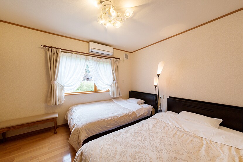New building 3LDK・Semi-double bed room with TV・Washstand・Hairdryer