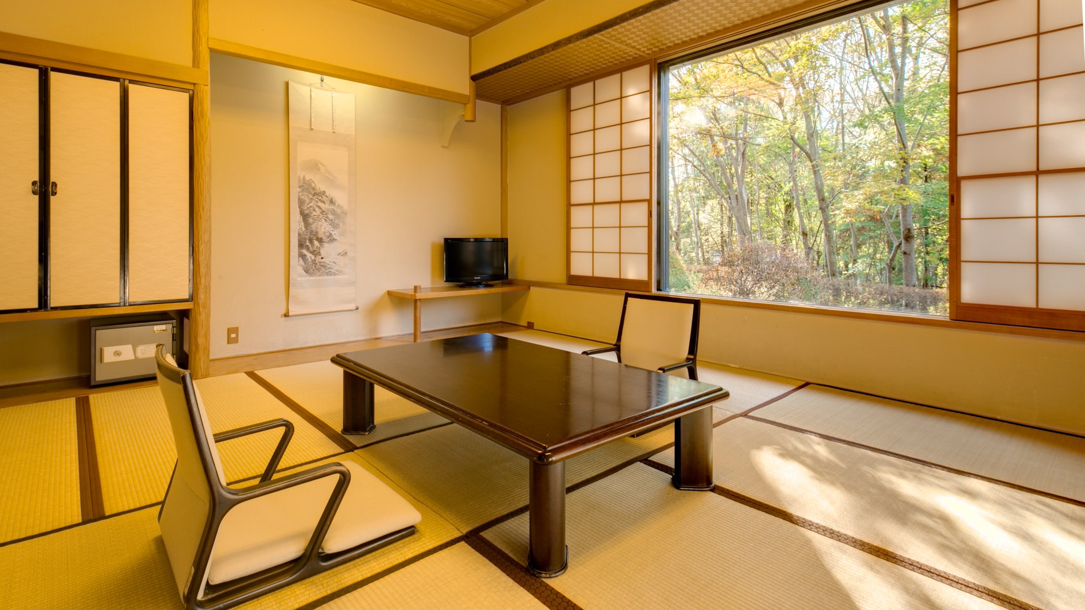 Sunny Japanese-style room