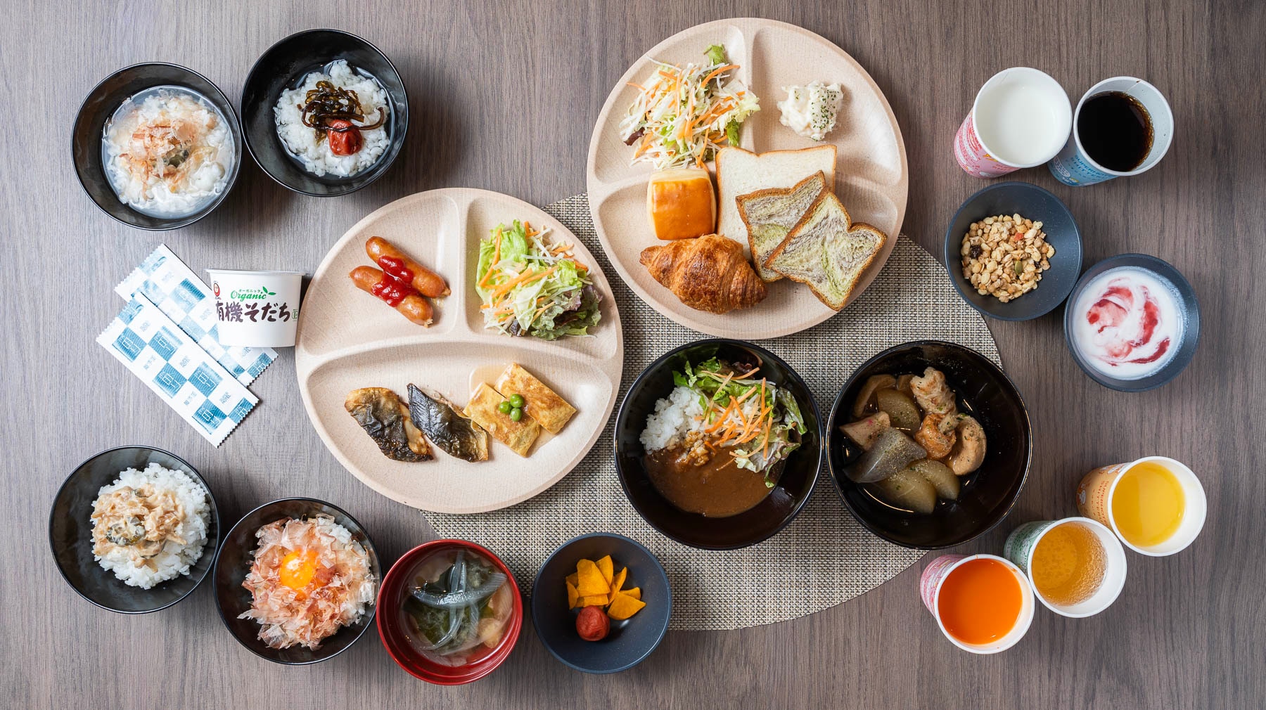 おかずは日替わり！和食派の方にも洋食派の方にもご満足いただける、豊富なラインナップです♪