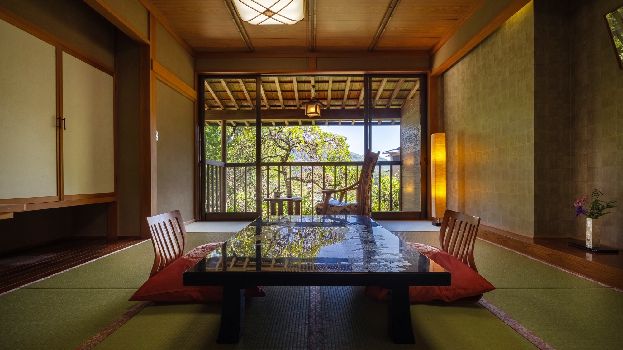 [Phòng phụ 12 chiếu tatami] Một không gian lý tưởng cho những ai muốn dành "sự tĩnh lặng thư giãn" cùng những người thân yêu.