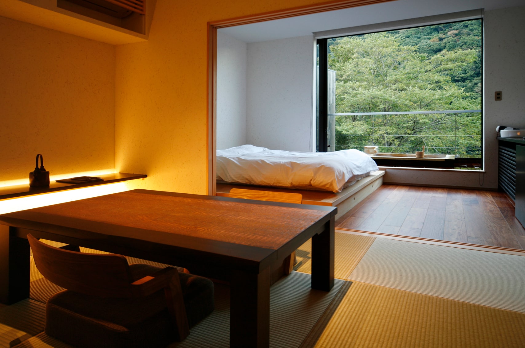 ・[One example of a guest room, Shion] A room with an open-air terrace bath + 6-tatami Japanese-style room + double bedroom