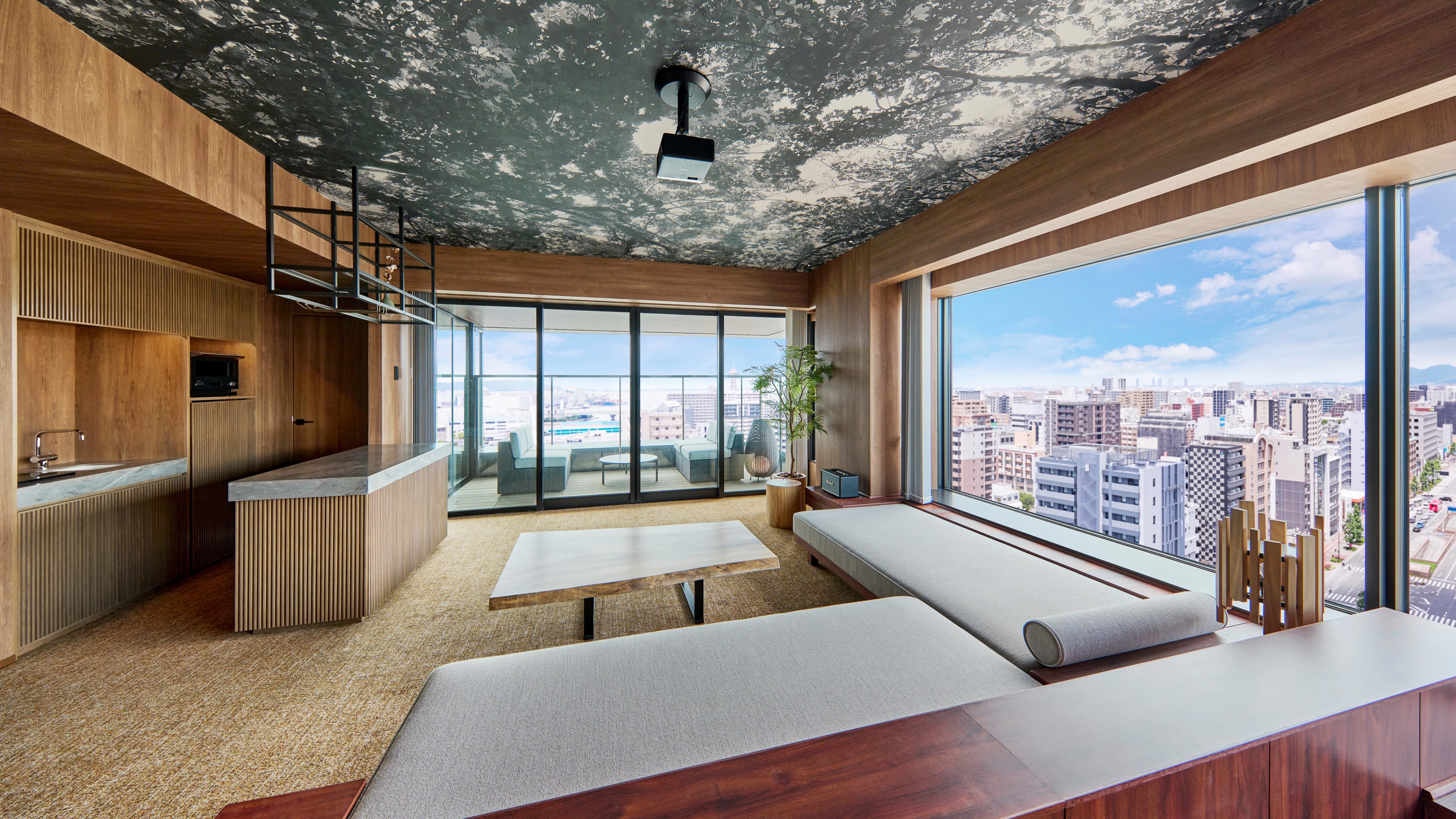 Balcony Suite King