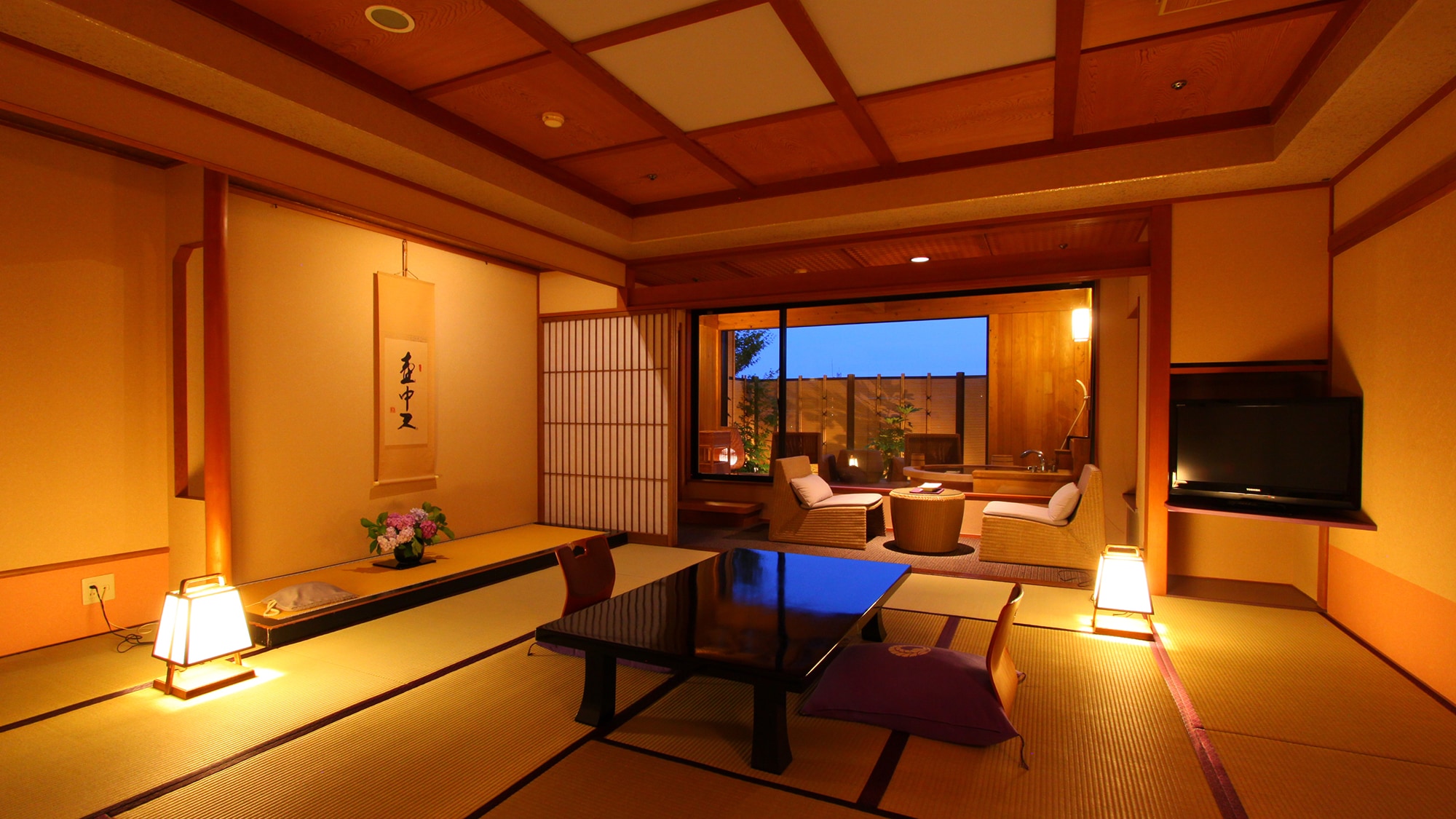 Guest room with open-air bath "Mokuren"