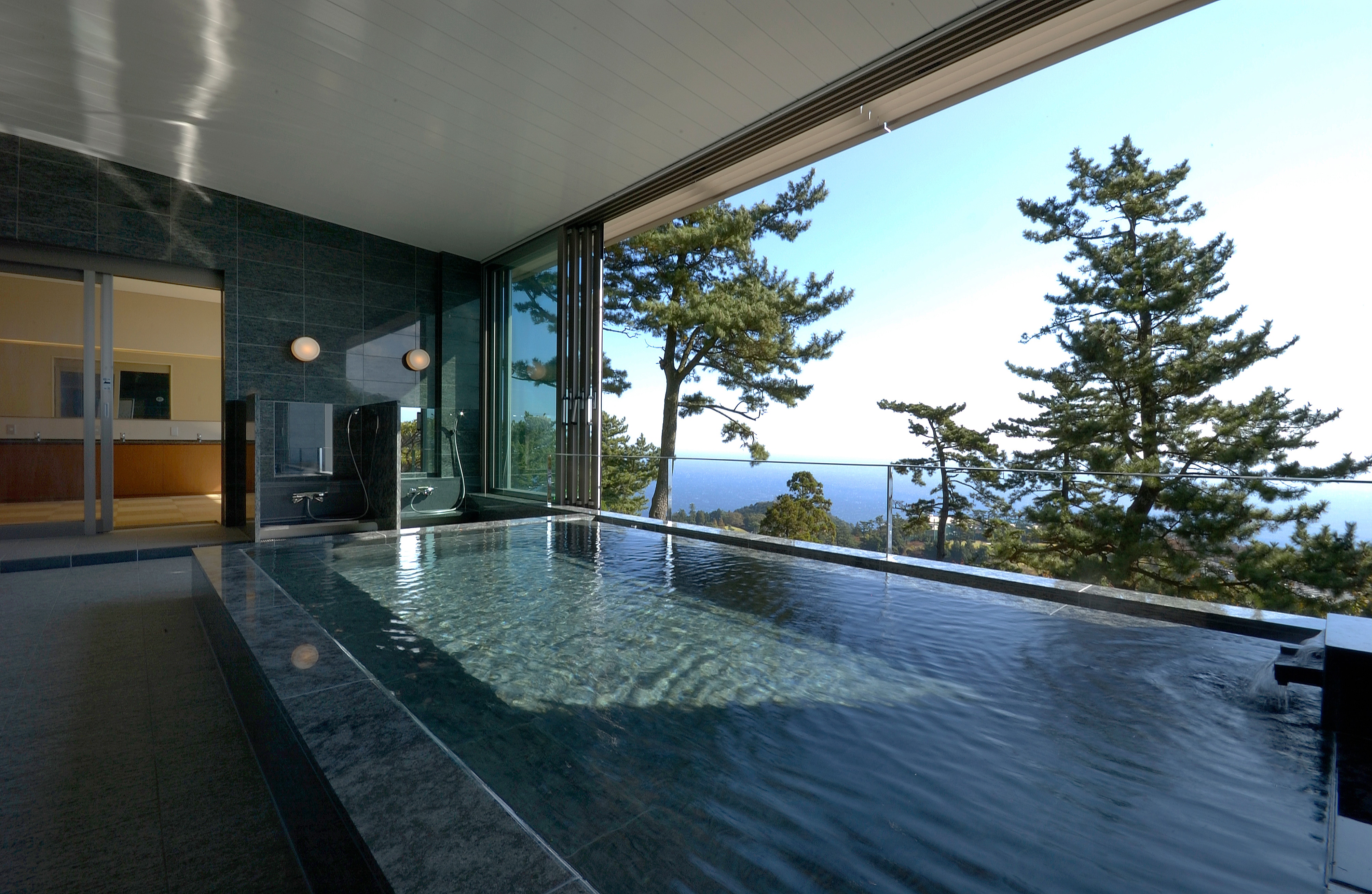 Large Bath 001